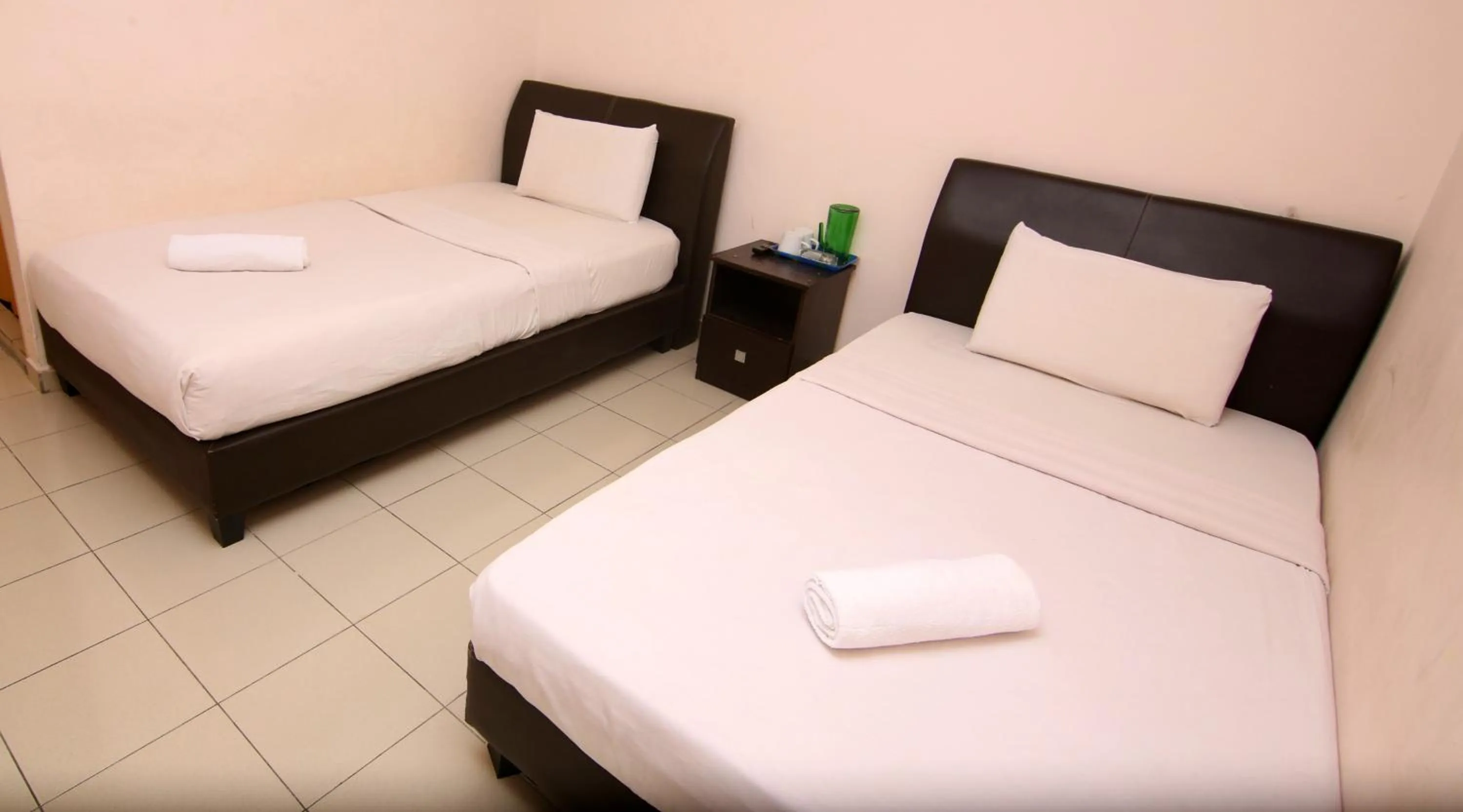 Twin Room - No Window in Venice Inn