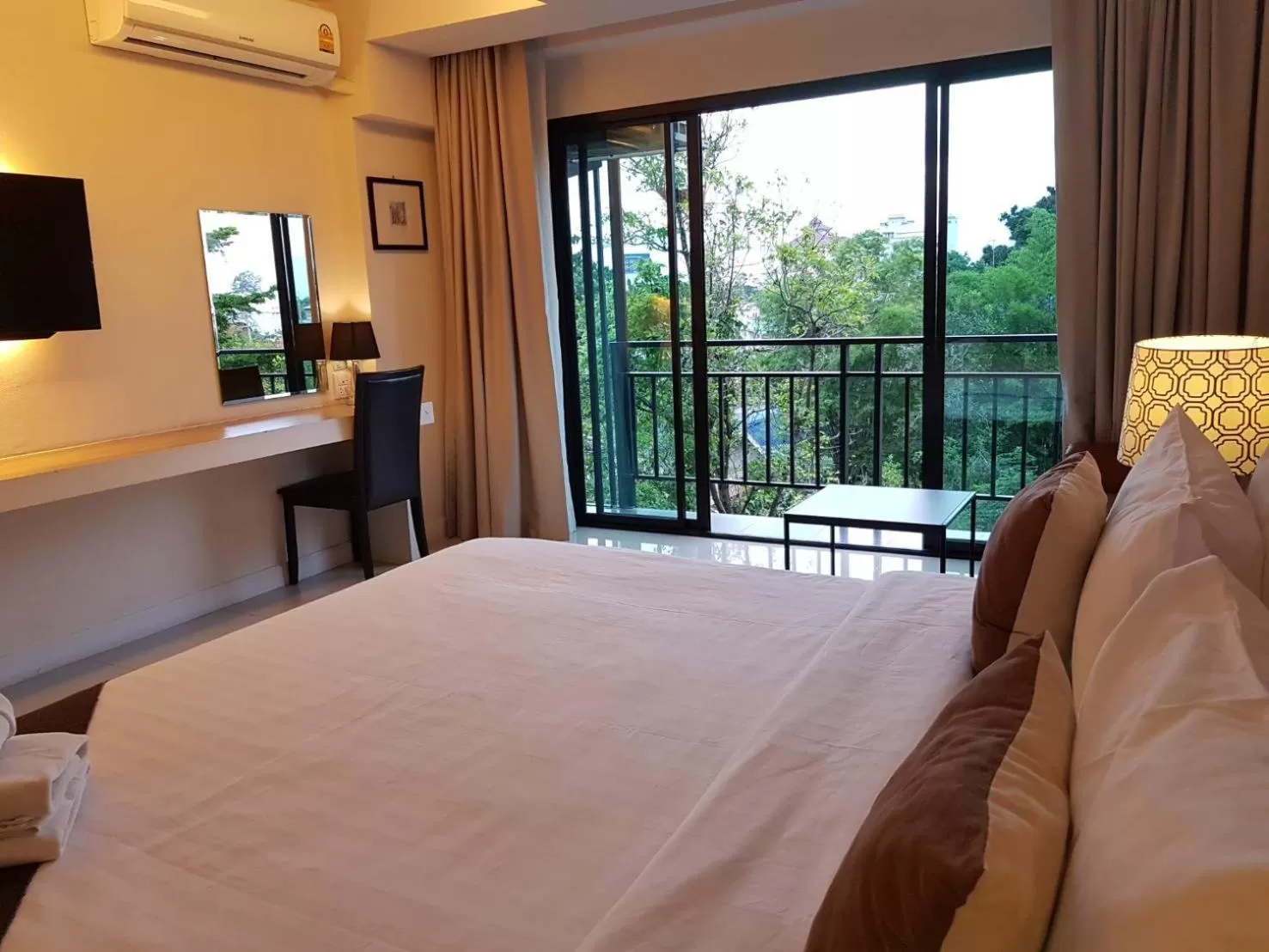 Standard Queen Room in The Harmony Ville