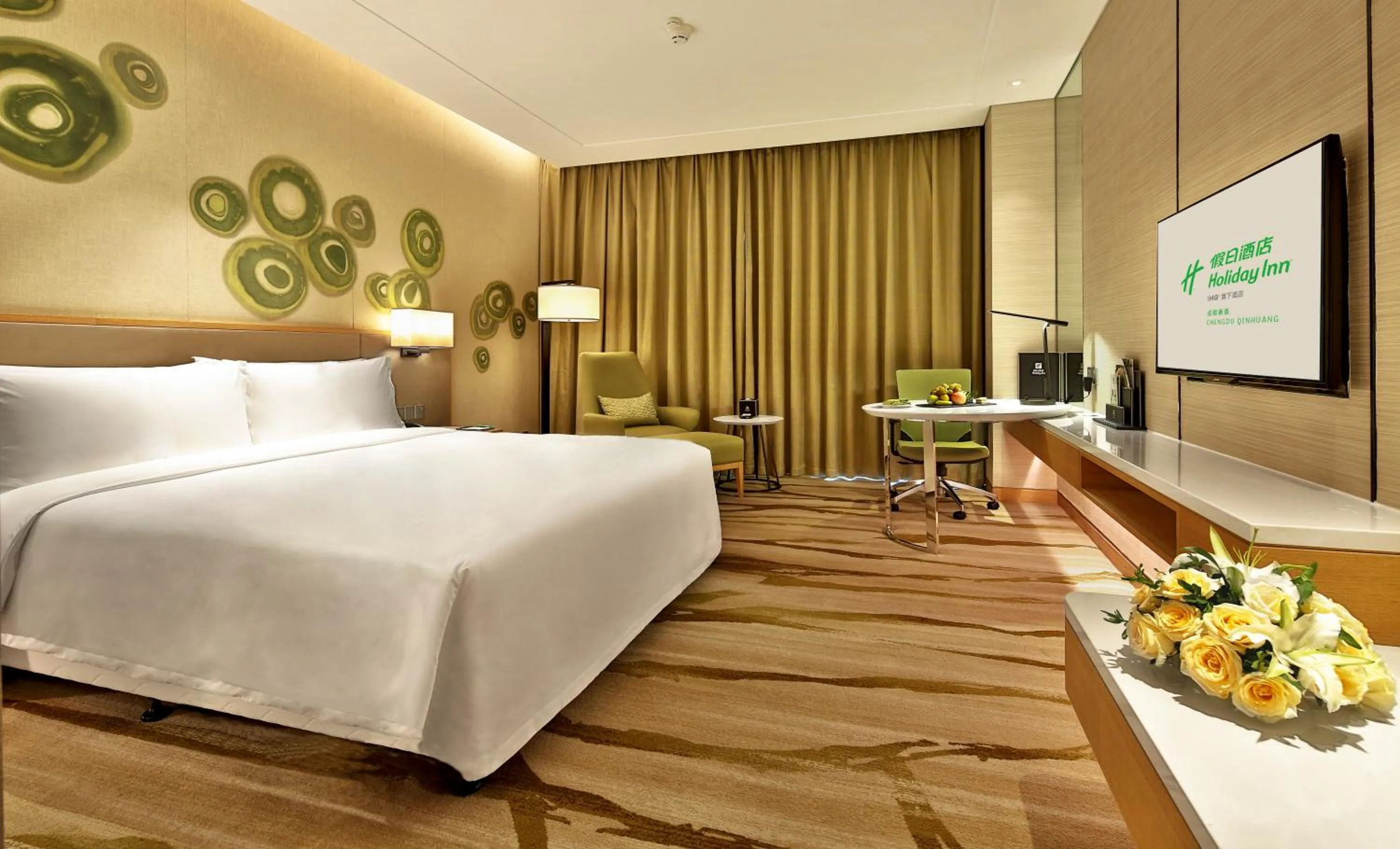 Standard King Room with Lounge Access in Holiday Inn Chengdu Qinhuang by IHG