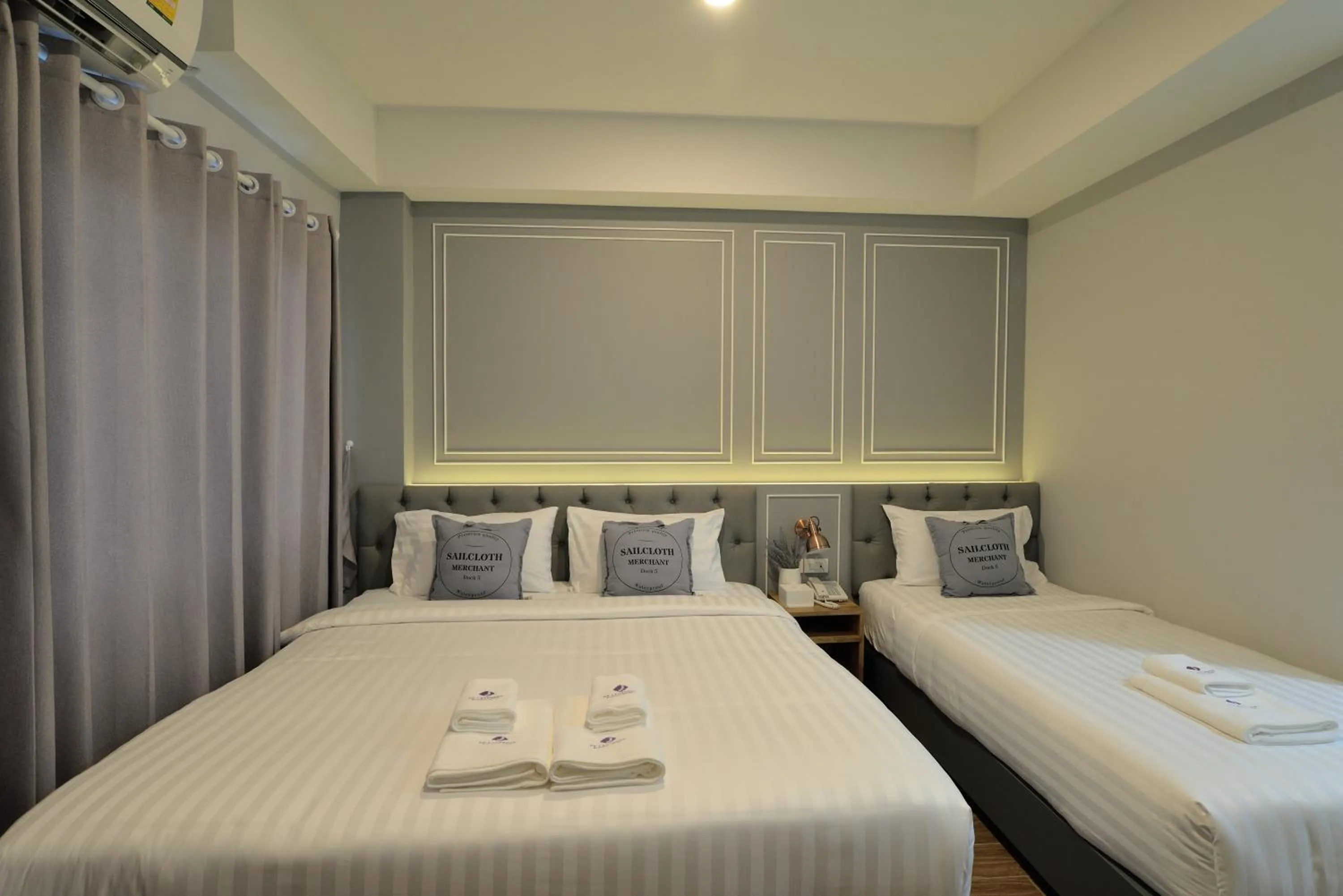 Deluxe Triple Room in De Lavender Bangkok Hotel