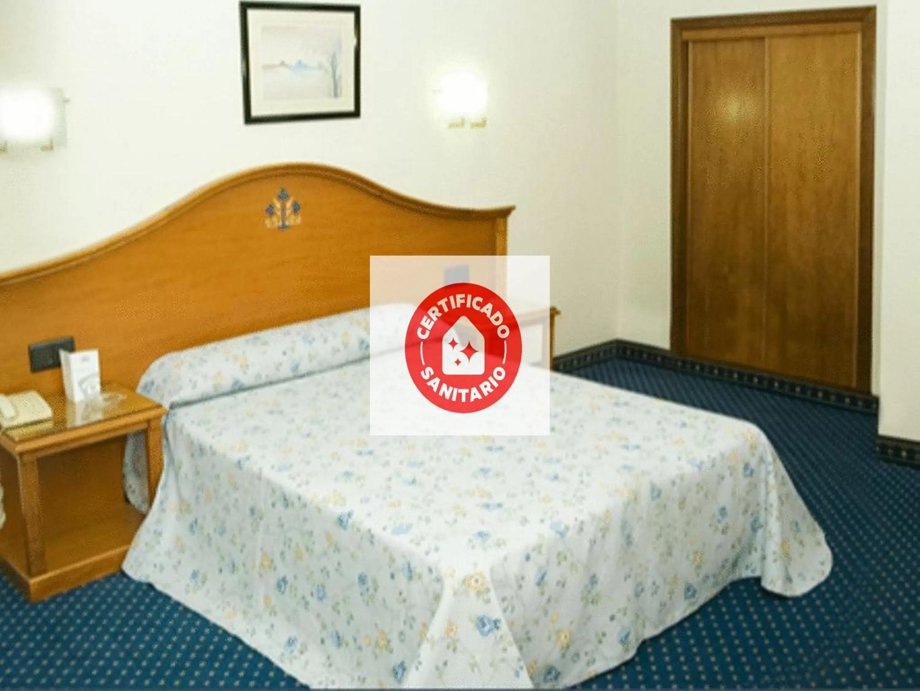 Double or Twin Room in Hotel Ébora by Vivere Stays