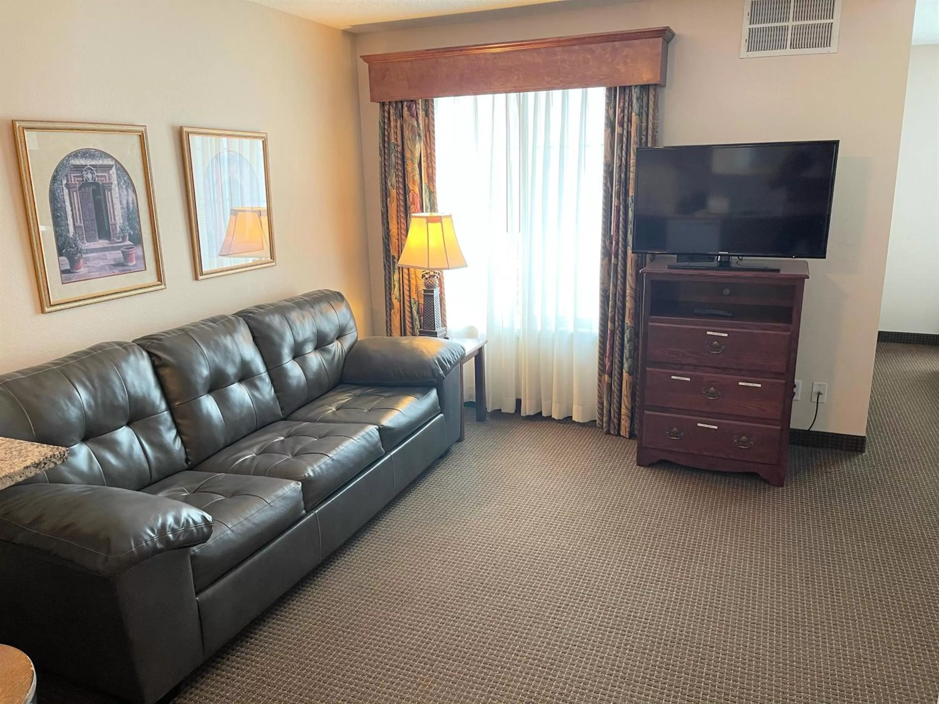 Grand Deluxe Double Room in River Hills Hotel- Mankato