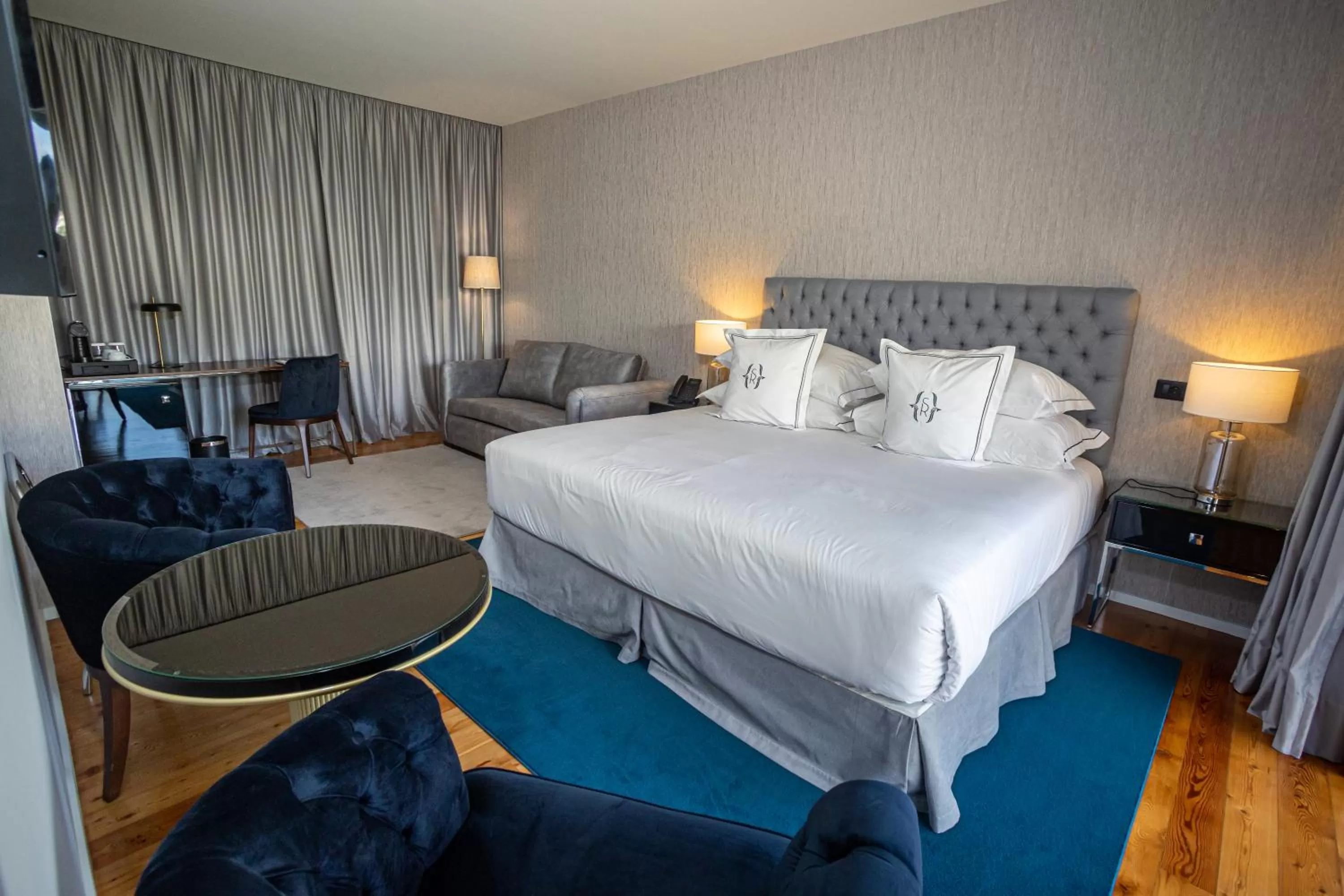 Terrace Garden Royal Plus - Modern Building in Solar do Requeijo by Luna Hotels & Resorts