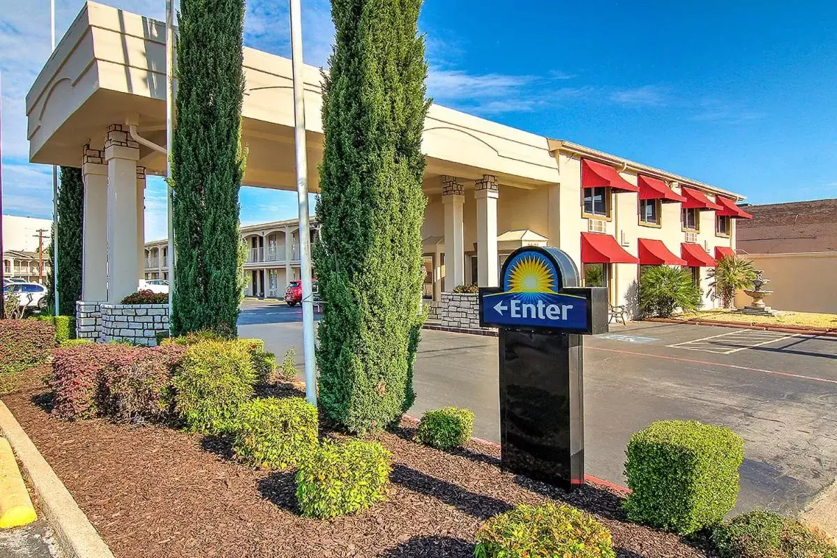 Days Inn by Wyndham Market Center Dallas Love Field Days Inn by Wyndham Market Center Dallas Love Field