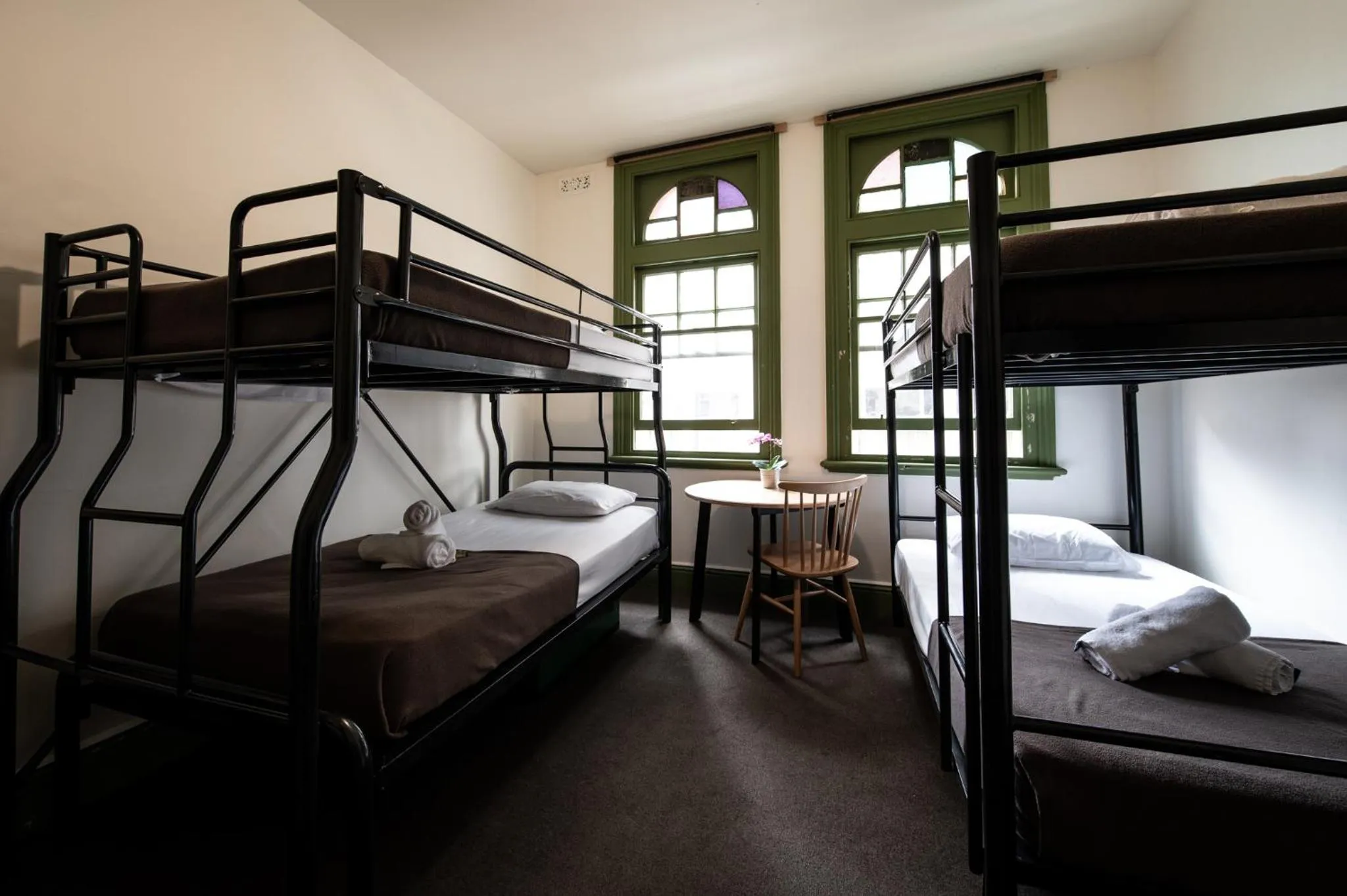 Bed in 4-Bed Mixed Dormitory Room with Shared Bathroom in Sydney Central Inn