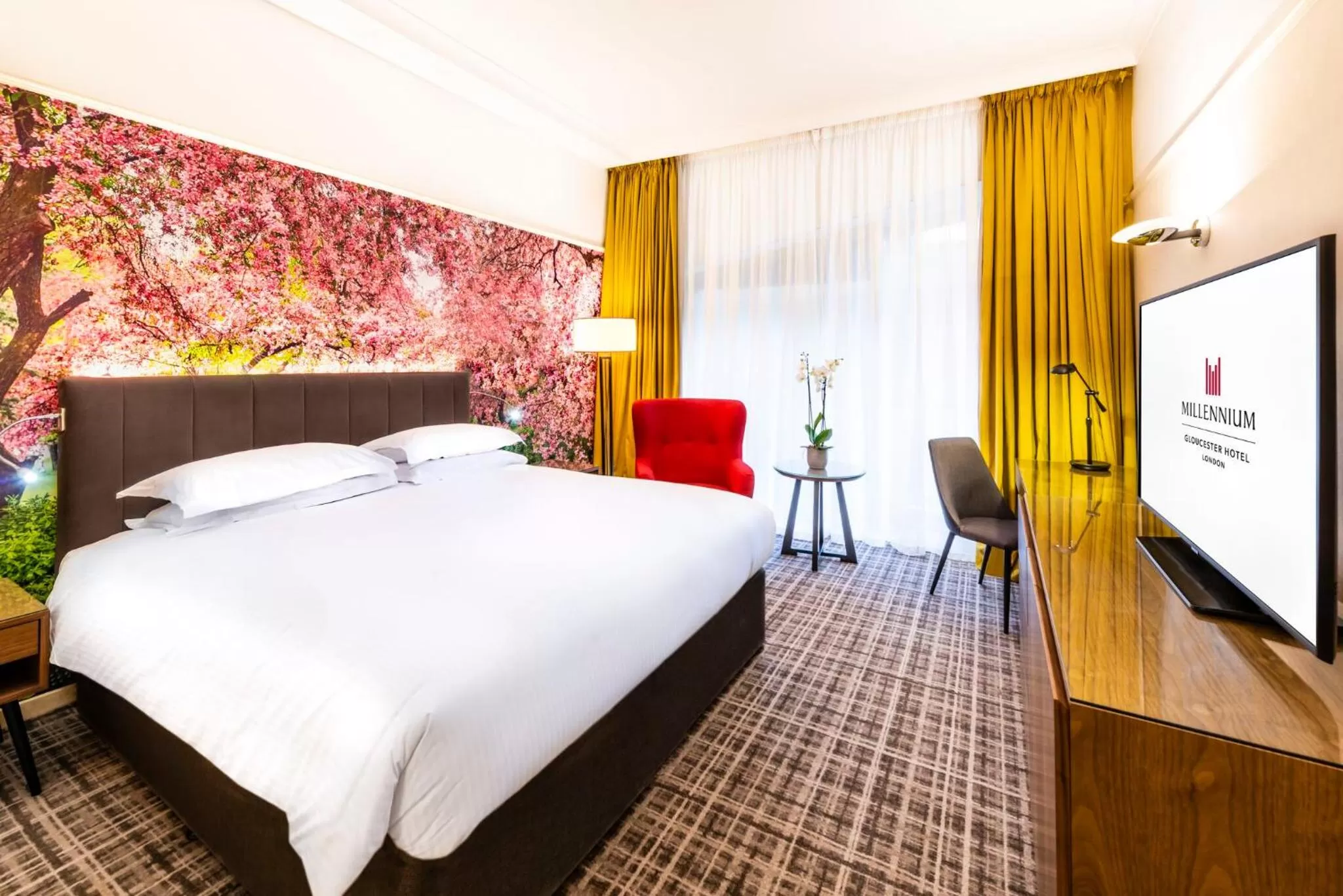 Deluxe Double Room in Millennium Hotel and Conference Centre Gloucester London