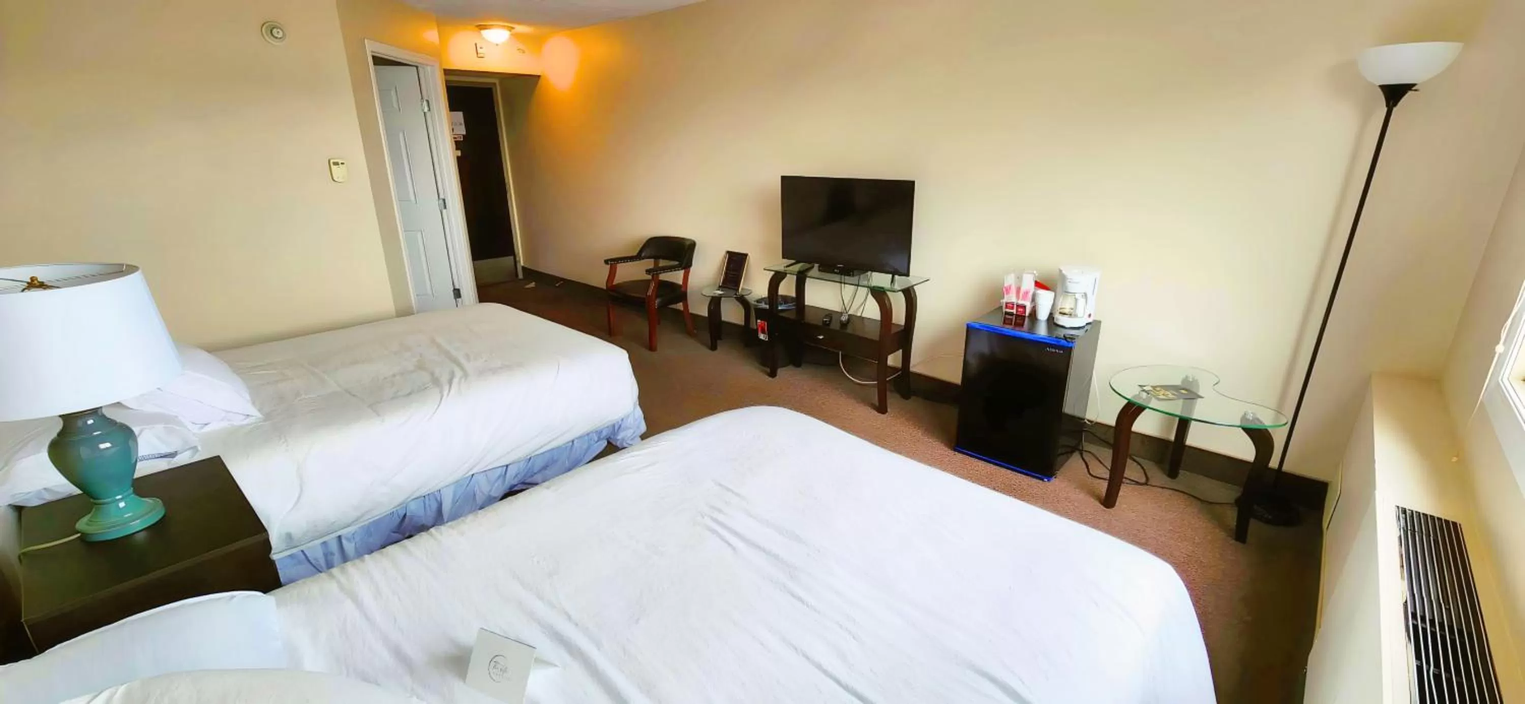 Queen Room with Two Queen Beds in The Medicine Hat Villa