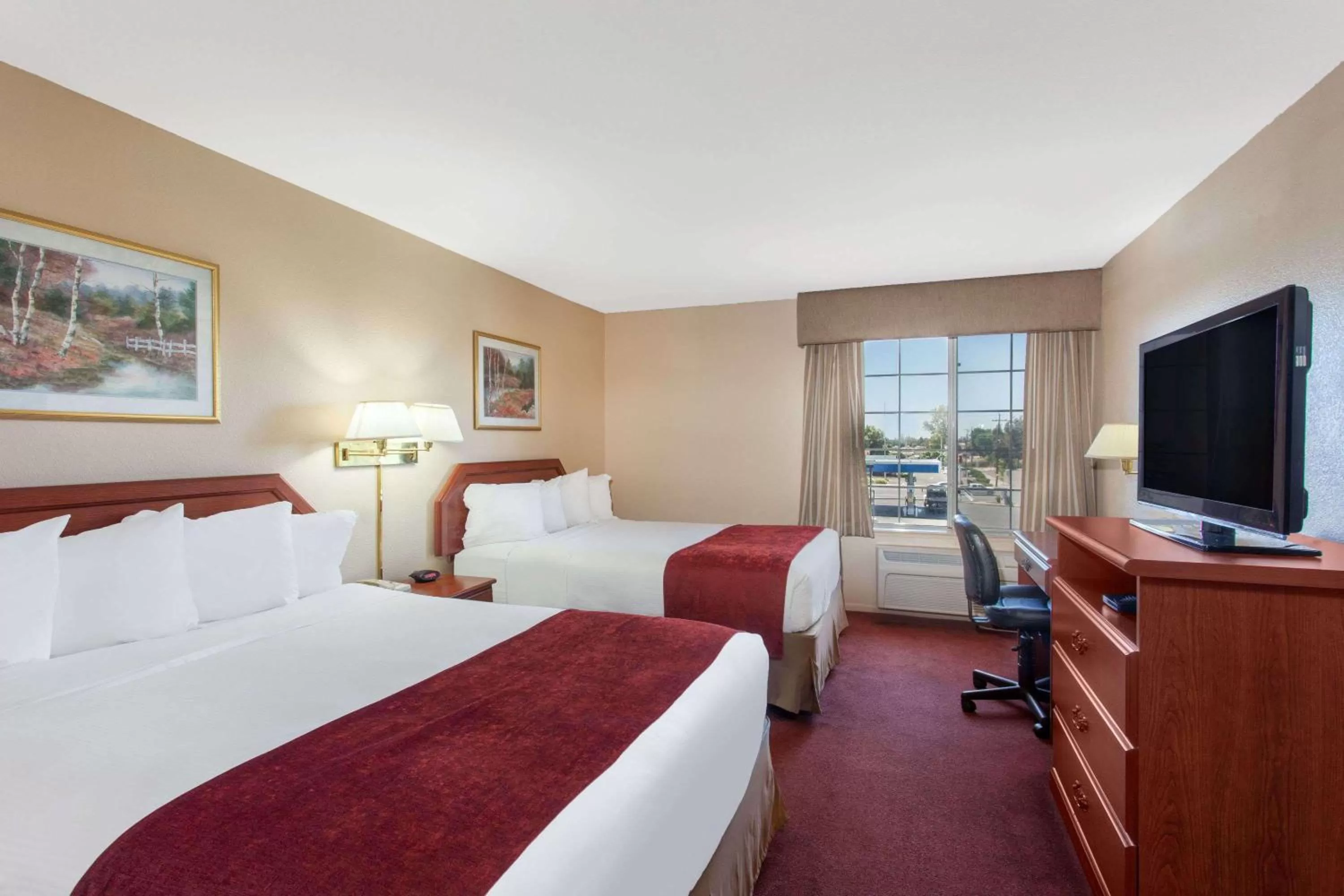 Queen Room with Two Queen Beds - Non-Smoking in Ramada by Wyndham Fresno Northwest
