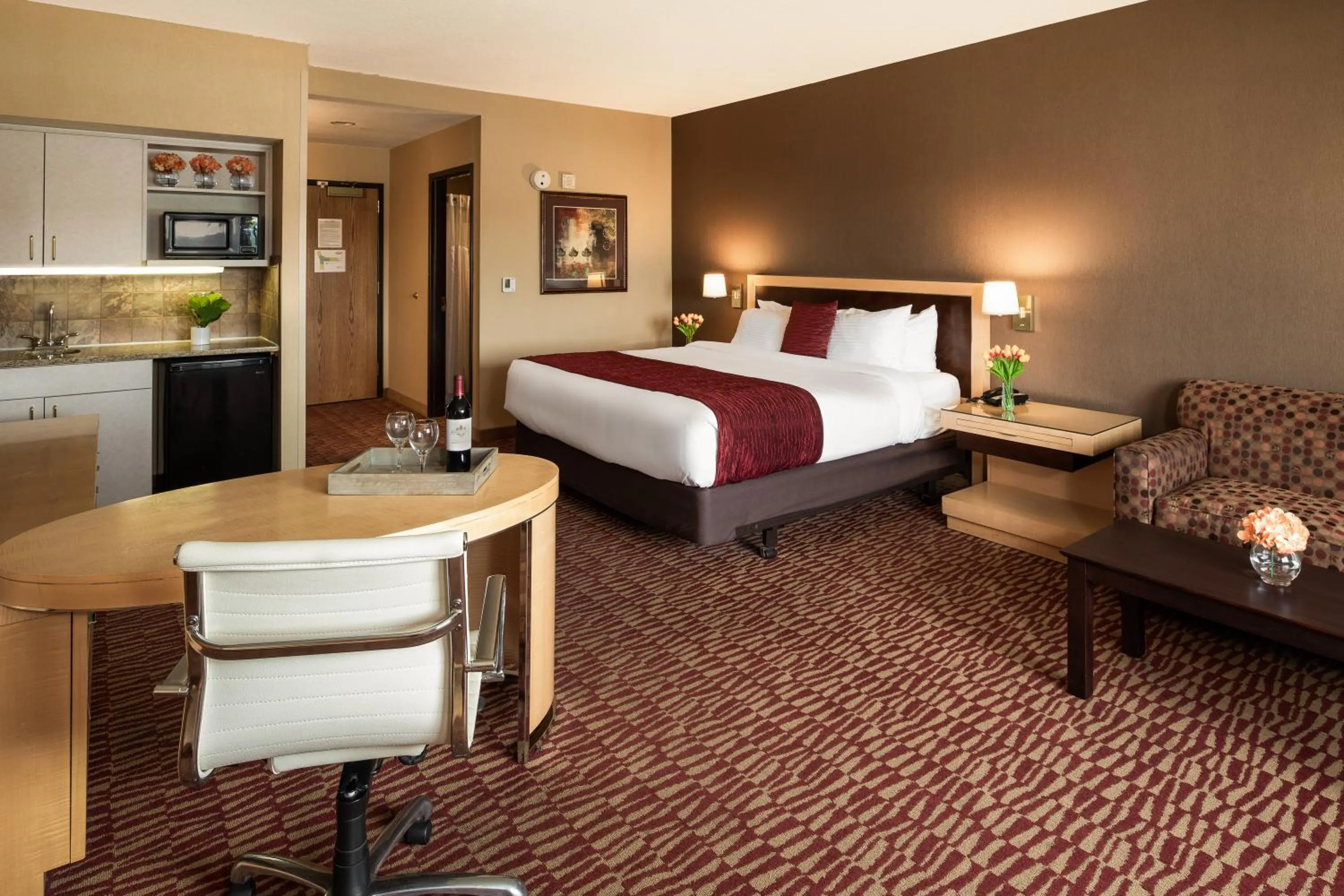 Executive King Nonsmoking in Lakeside Hotel Casino