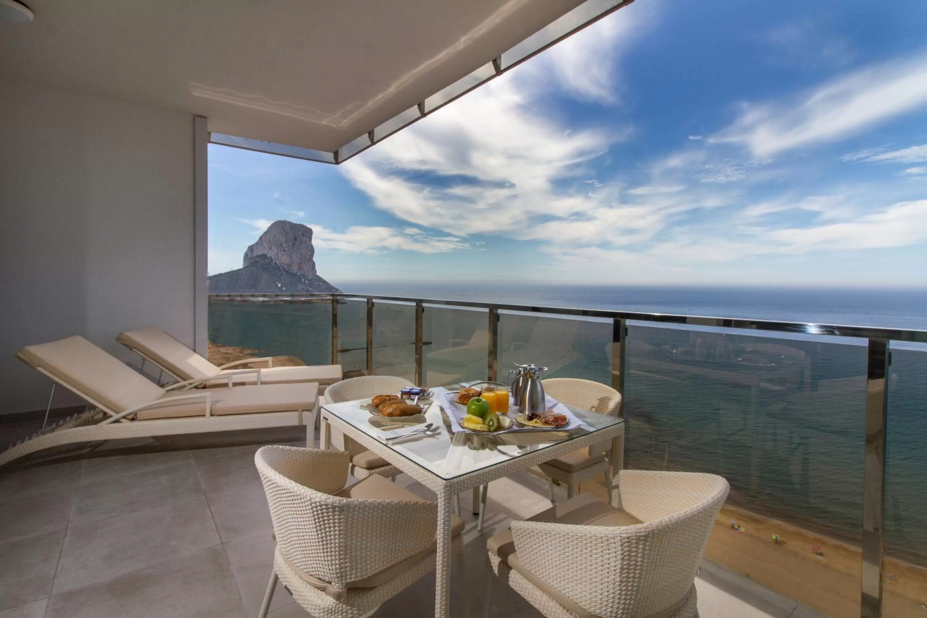 Suite with Sea View (4 Adults) in ESTIMAR Calpe Suitopia