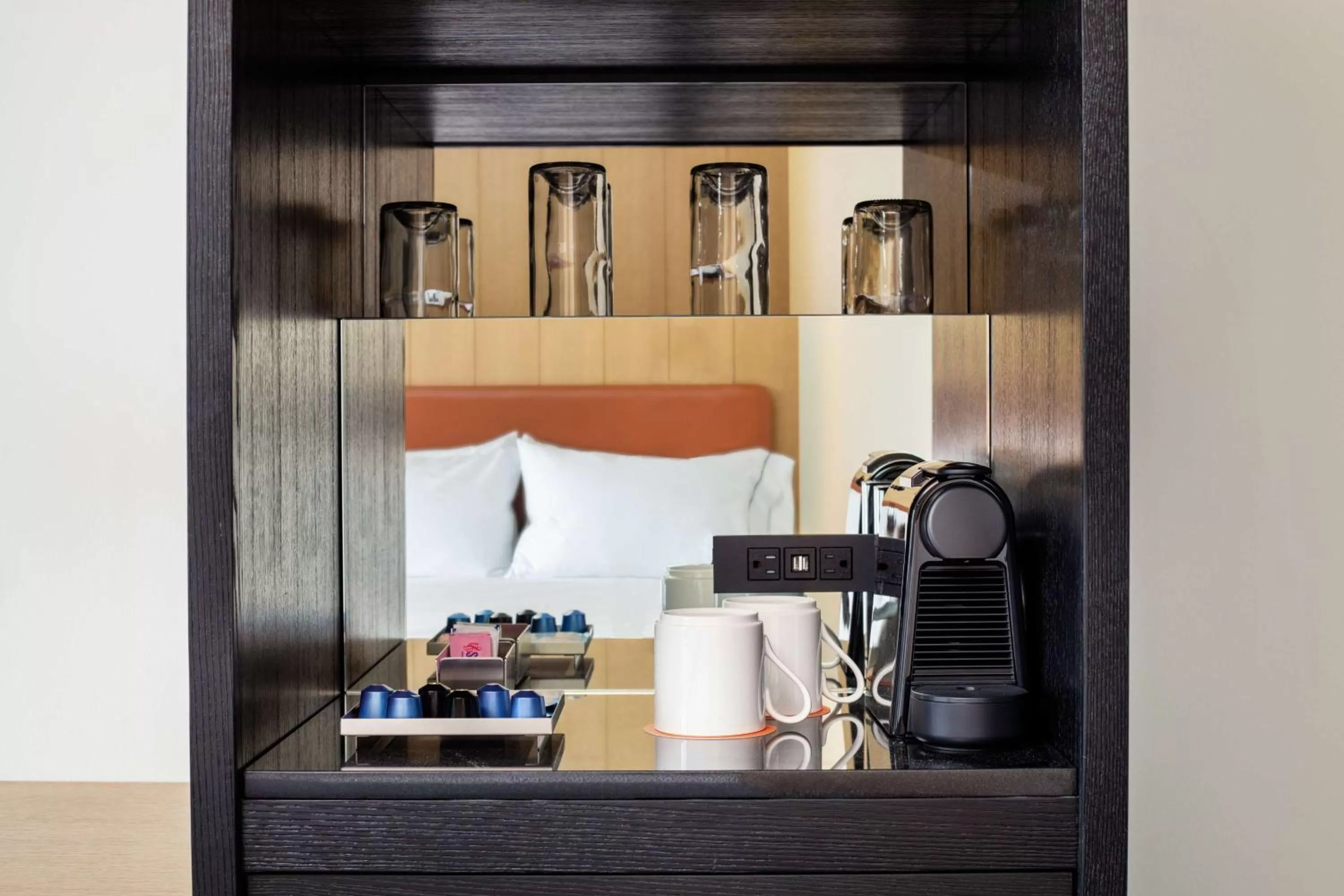 King Room with River View - Hearing Access in Canopy By Hilton Baltimore Harbor Point - Newly Built