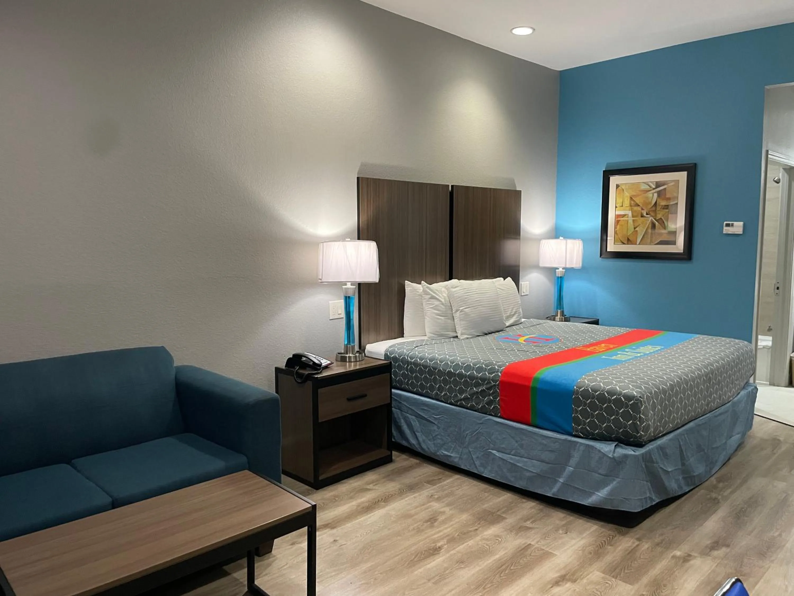 King Room - Non-Smoking in Haven Inn & Suites Downtown Houston.