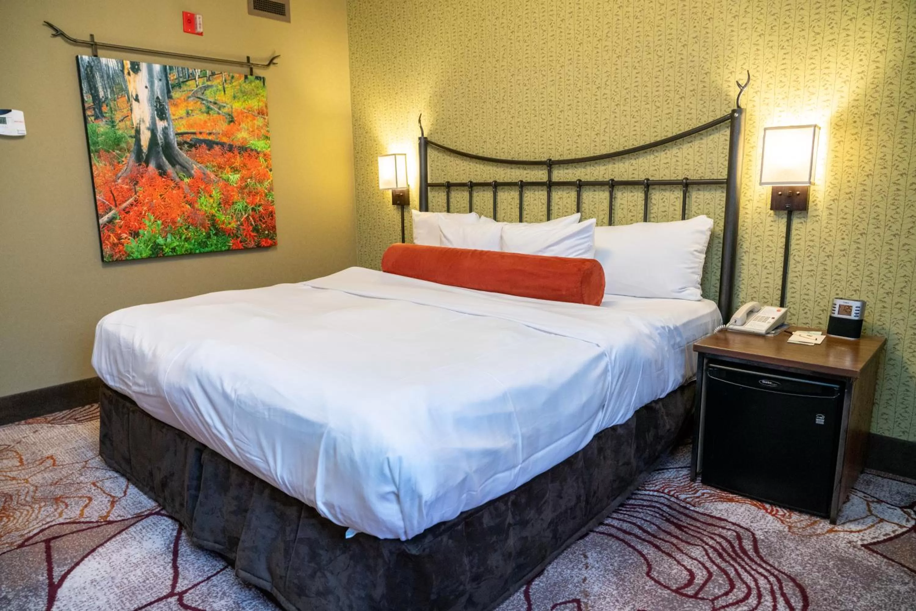 Standard King Room in Banff Caribou Lodge and Spa