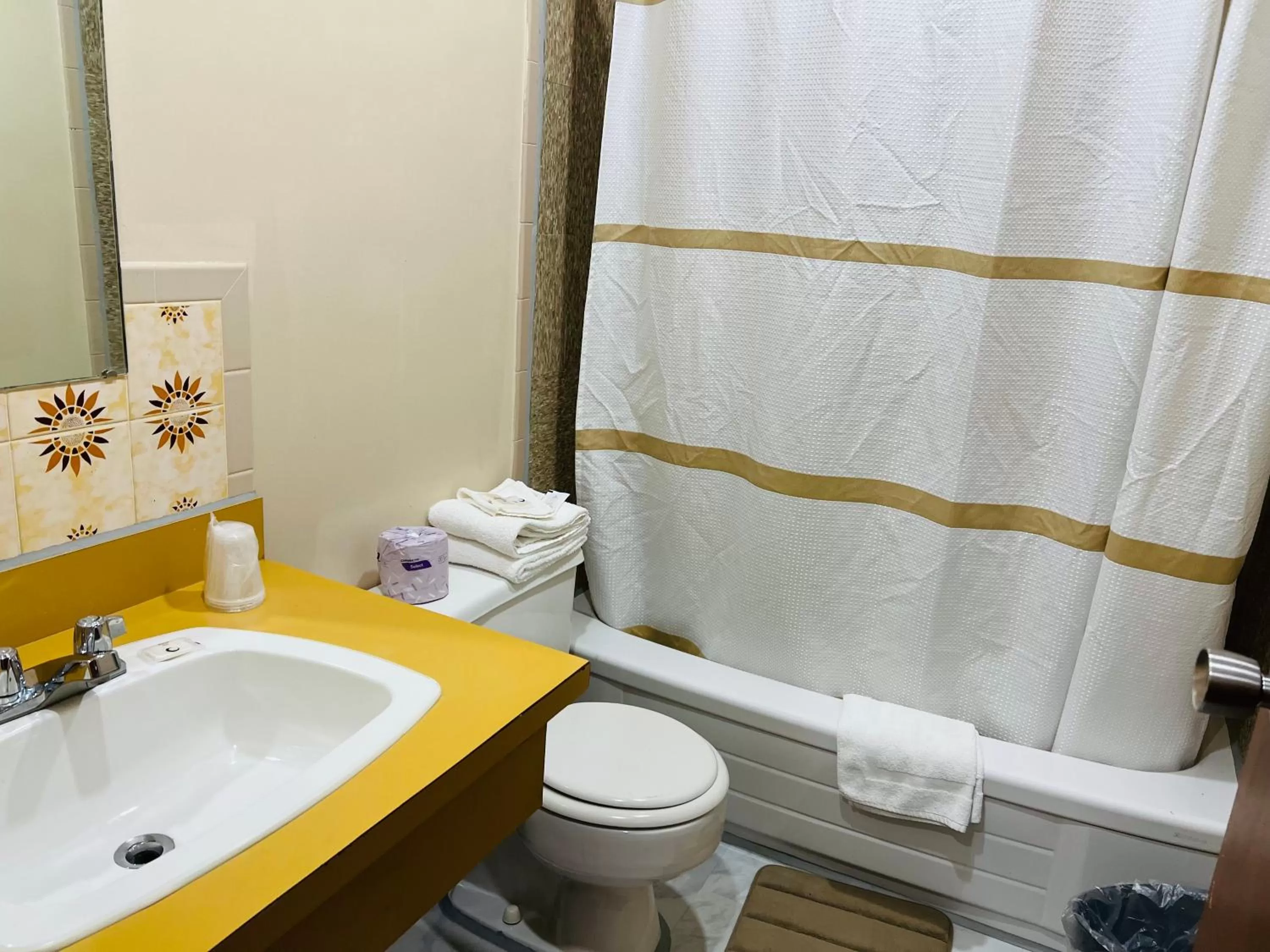 Family Room in Sunset Inn