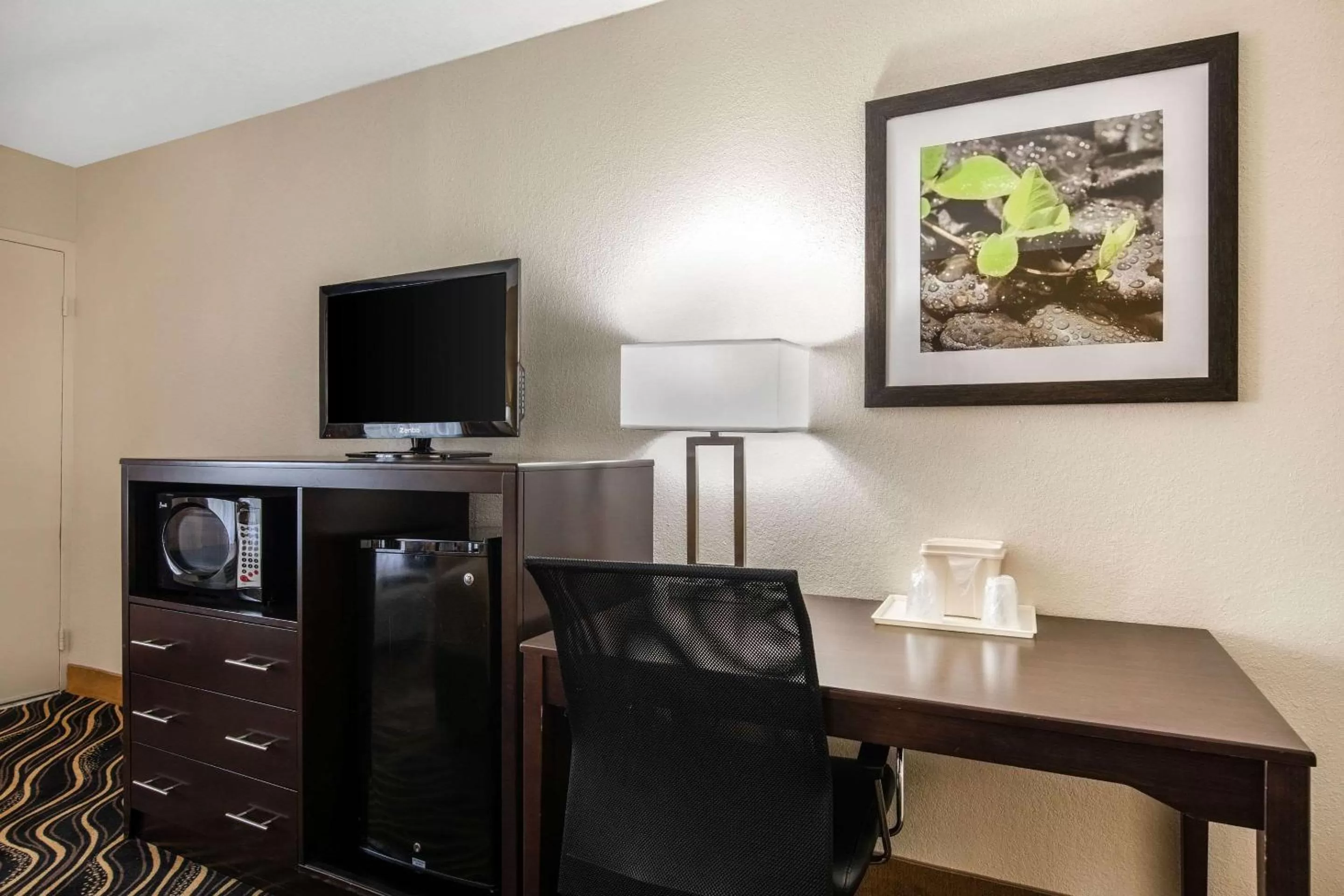 King Room - Accessible/Non-Smoking in Quality Inn West Fort Worth