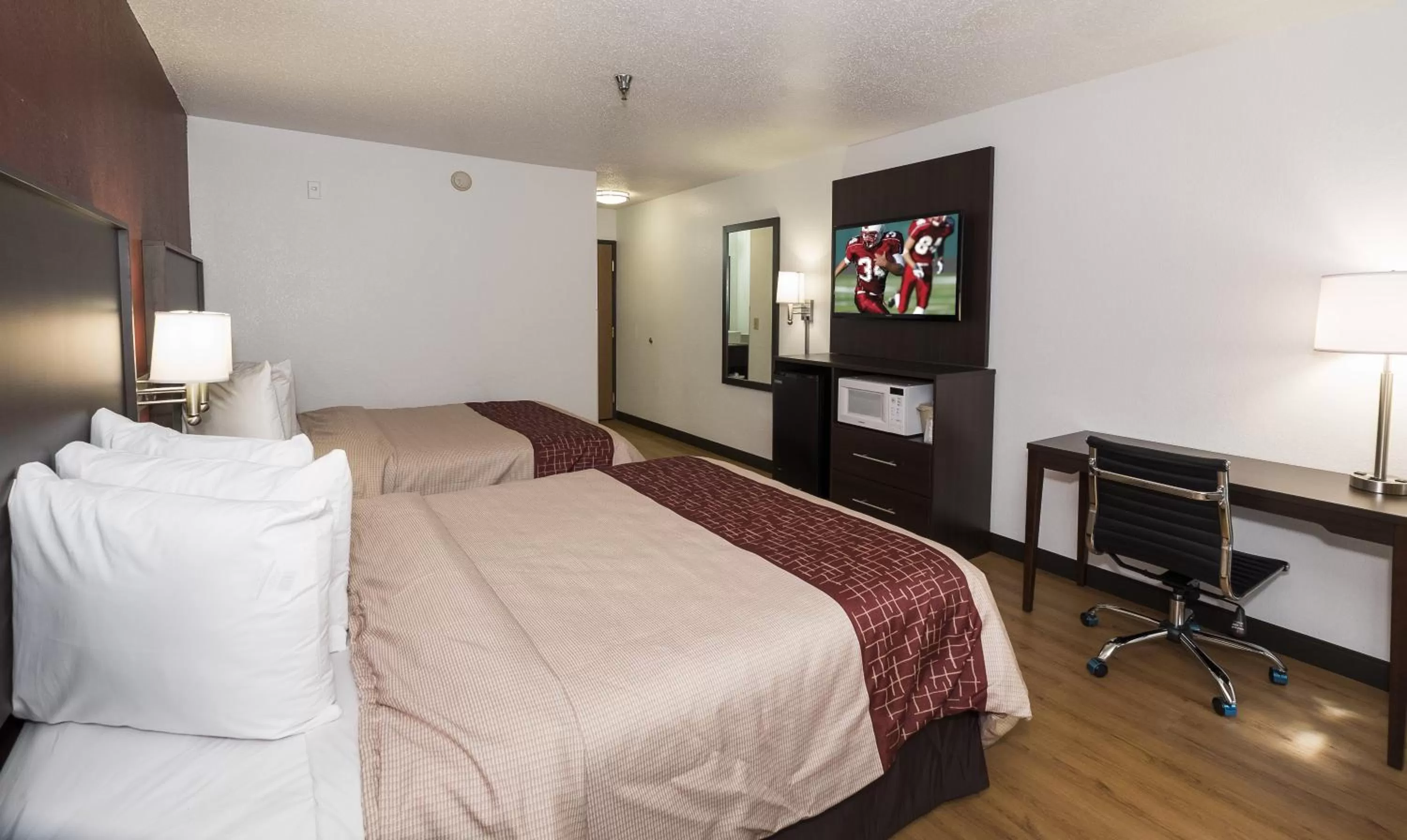 Deluxe Double Room with Two Double Beds - Disability Access/Roll-in Shower Non-Smoking in Red Roof Inn Columbus - Hebron