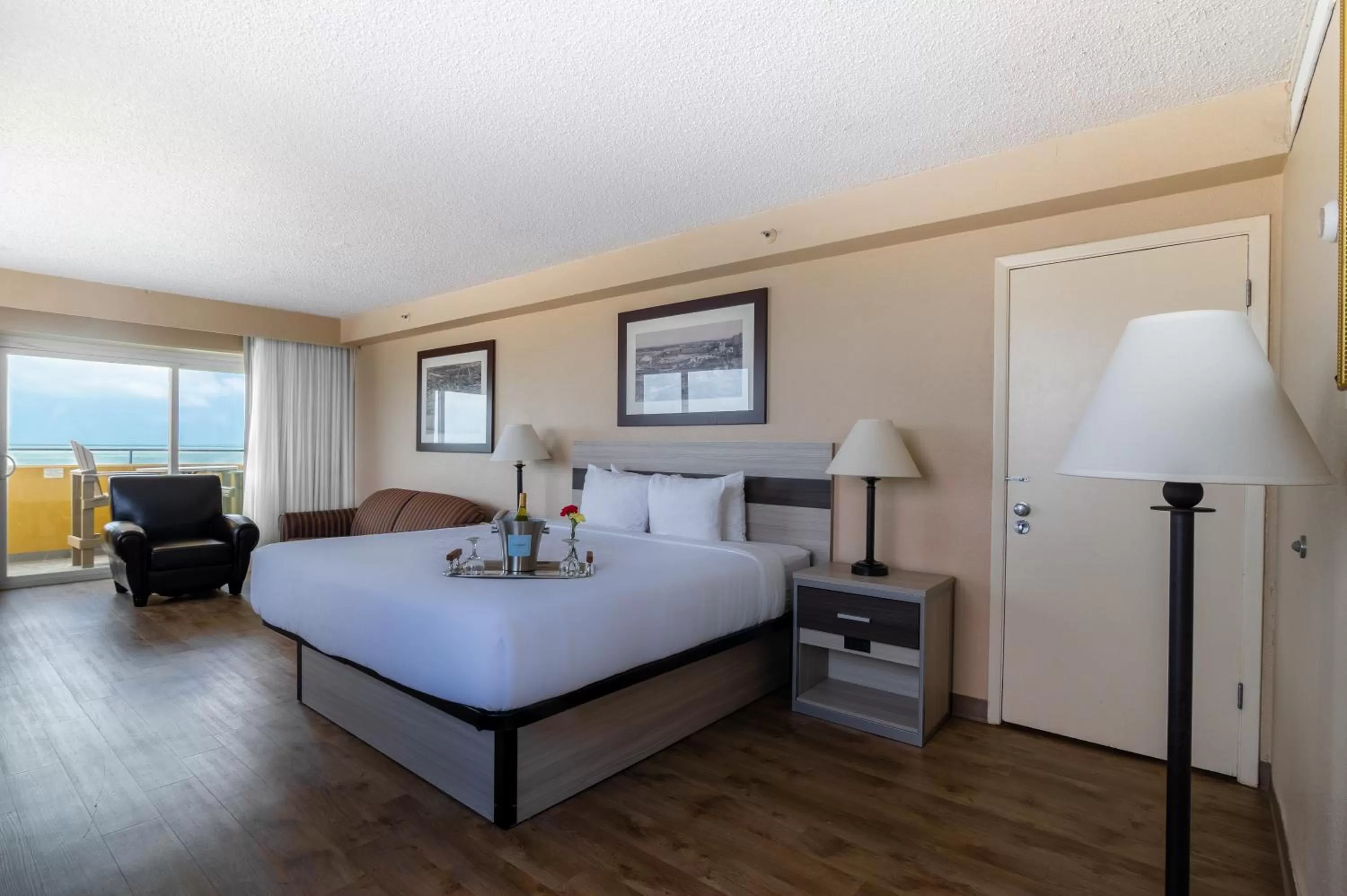 King- Premium Bayfront in Emerald Beach Hotel Corpus Christi