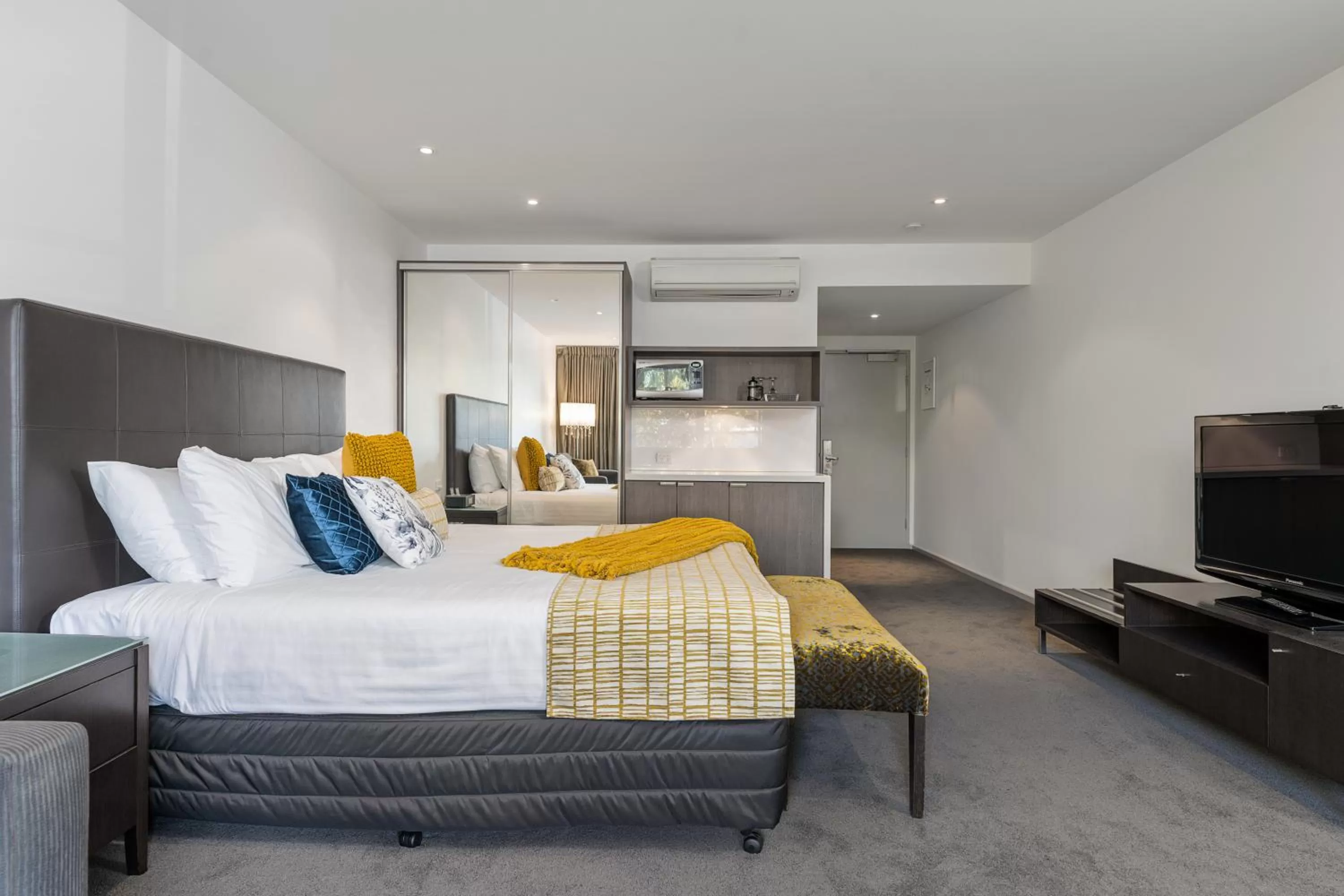 King Suite in Quality Hotel Wangaratta Gateway