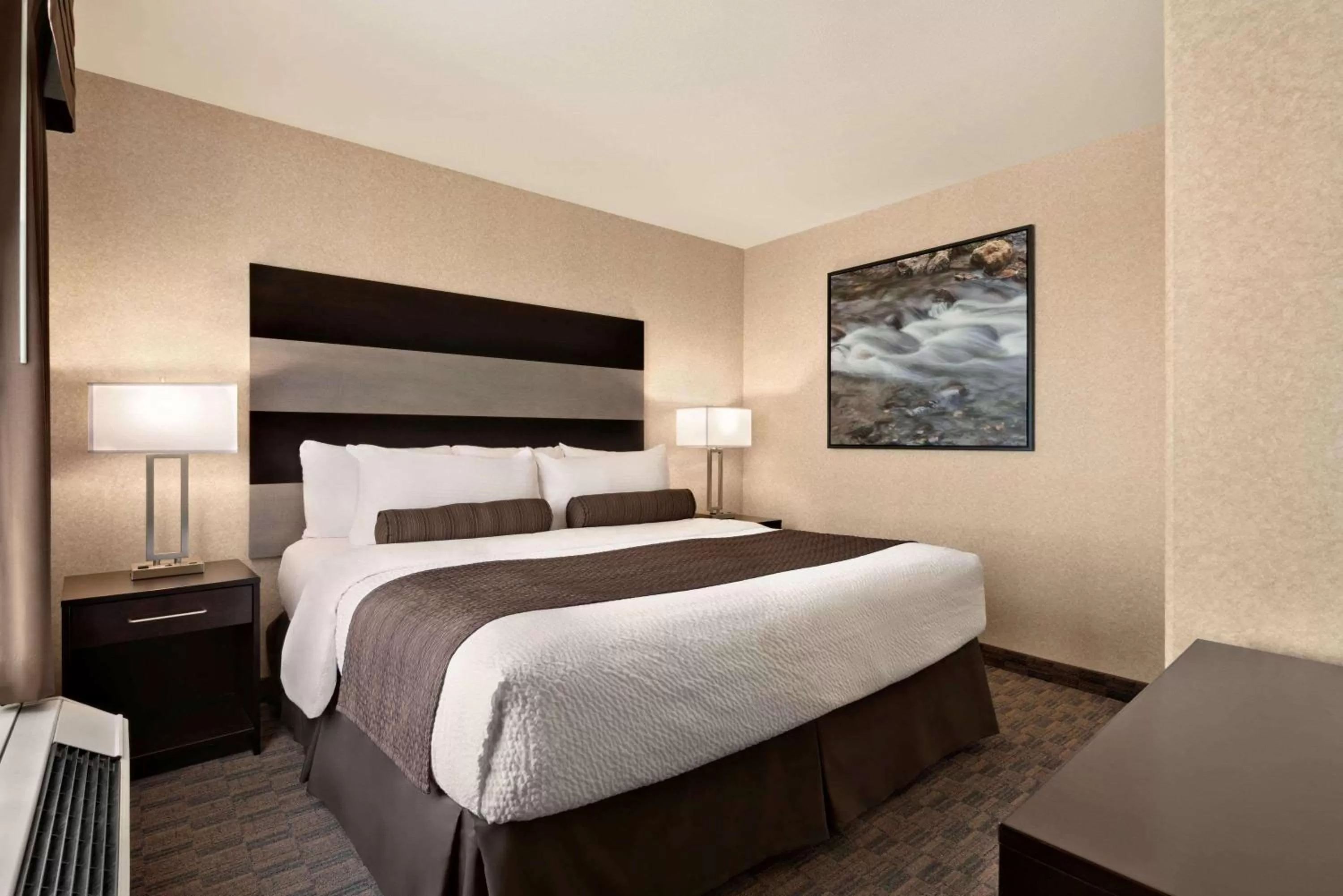 King Suite -  Non-Smoking in Days Inn by Wyndham Saskatoon