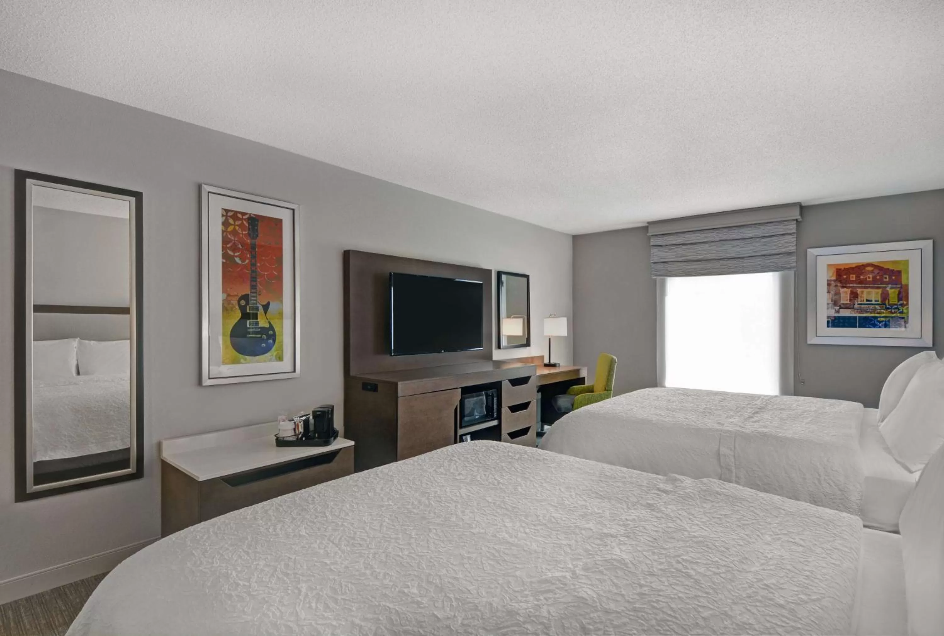 Queen Room with Two Queen Beds - Hearing Access/Non-Smoking in Hampton Inn Gallatin