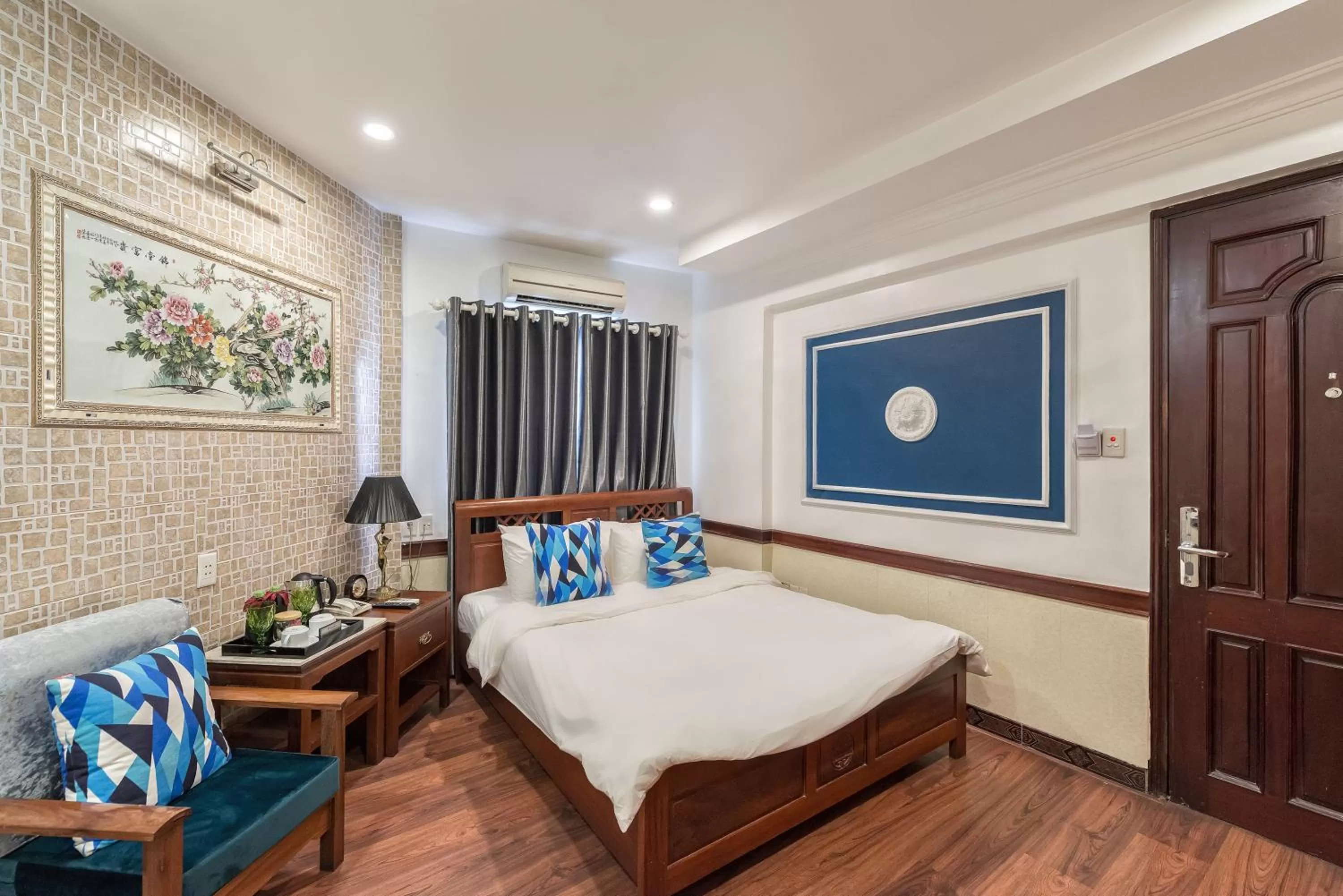 Deluxe Double Room with City View in Prince II Hotel