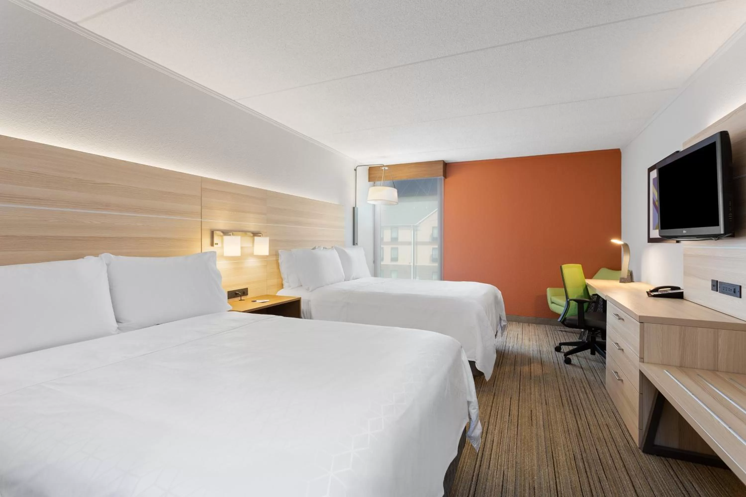 Standard Queen Room with Two Queen Beds and Mobility Accessible Tub in Holiday Inn Express Hopewell - Fort Lee by IHG