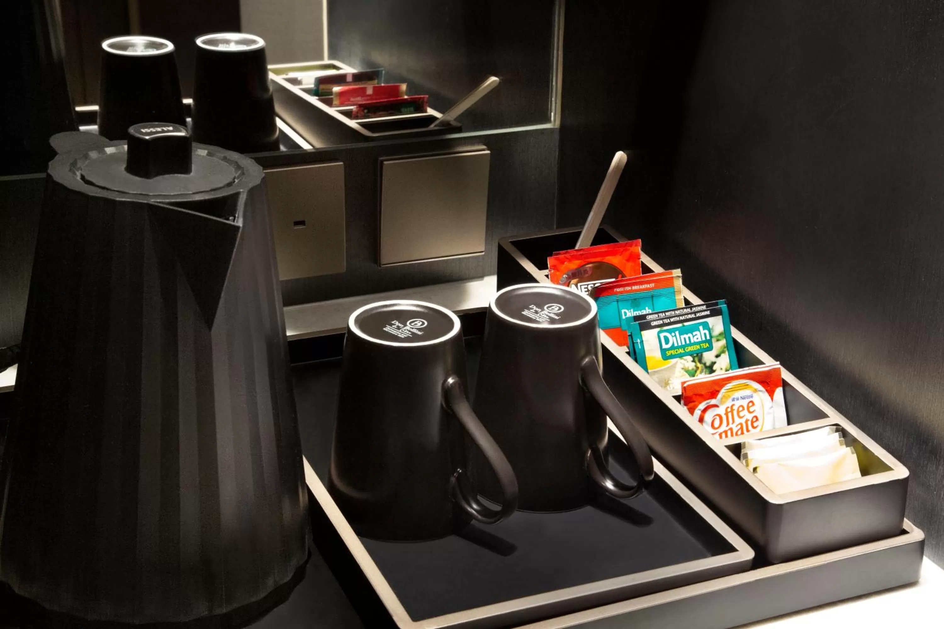 Deluxe Double or Twin Room with Riverview in Royal Park Hotel