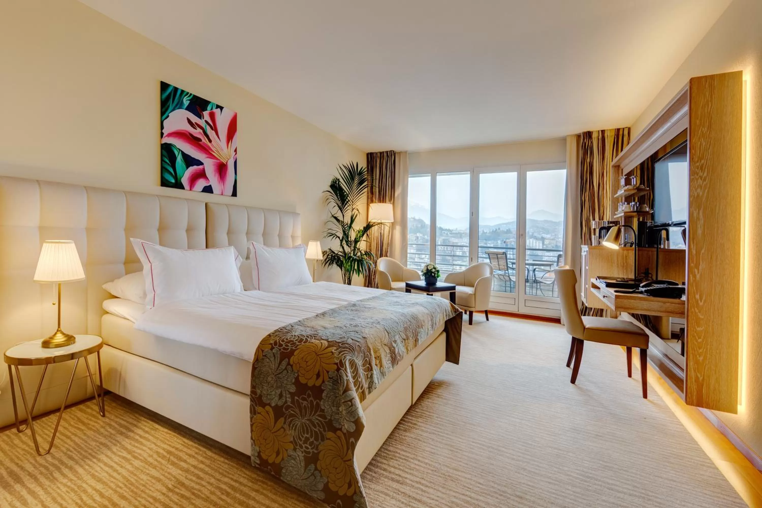 Deluxe Double Room with Lake View in Suitenhotel Parco Paradiso