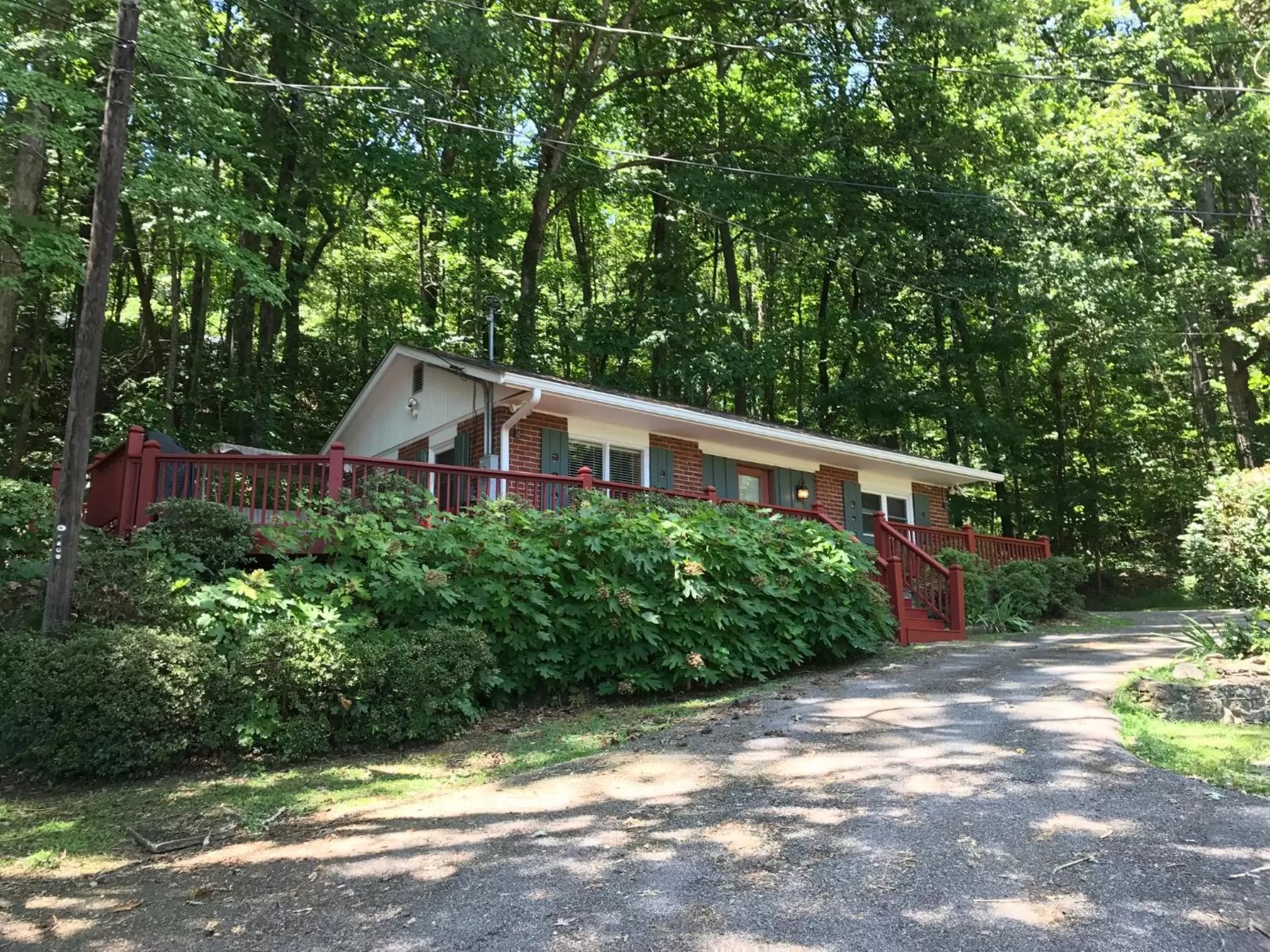 Two-Bedroom Cottage with Garden View in Mountain Aire Cottages, Inn, & Glamping