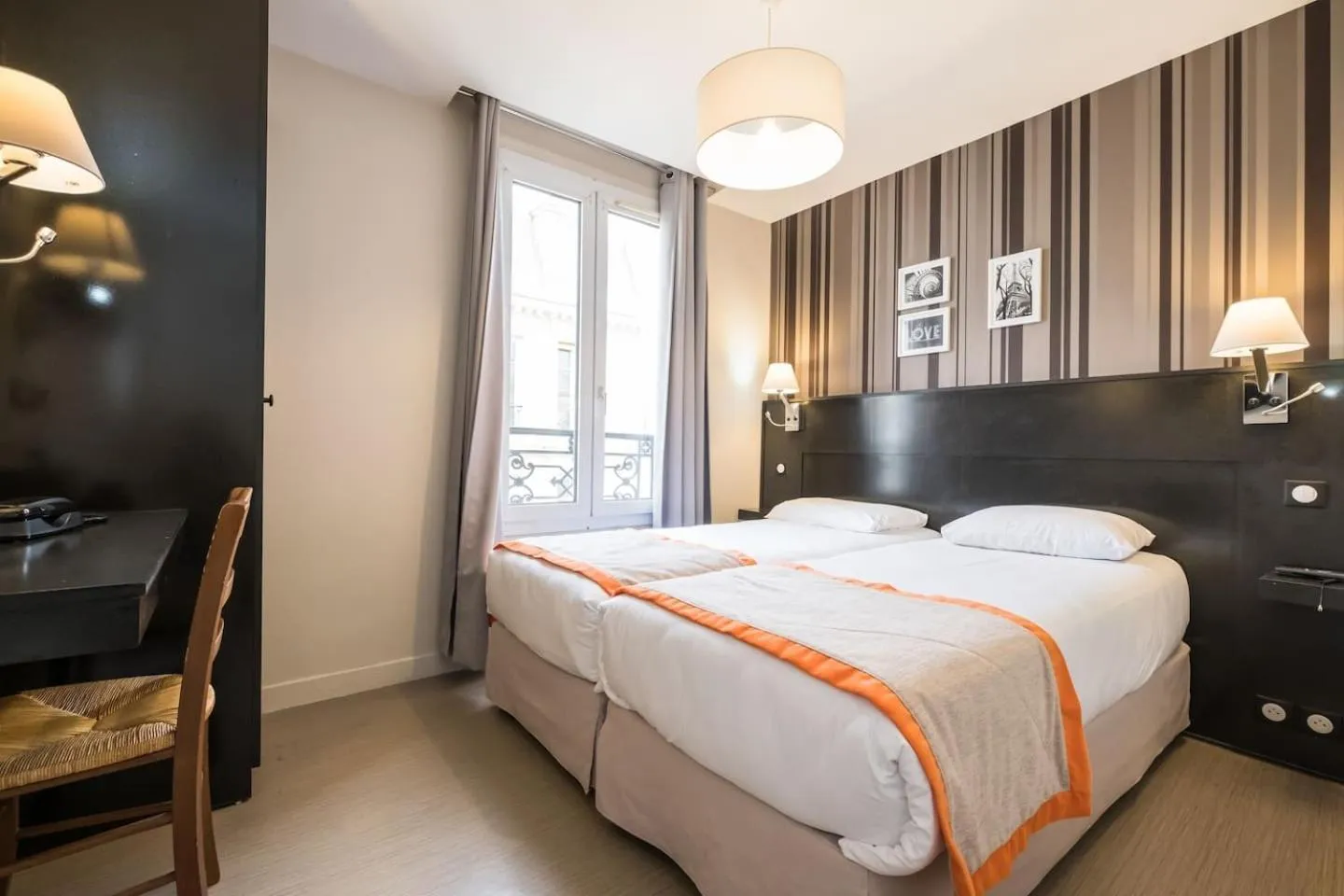 Twin Room with Private Bathroom in Bonséjour Montmartre