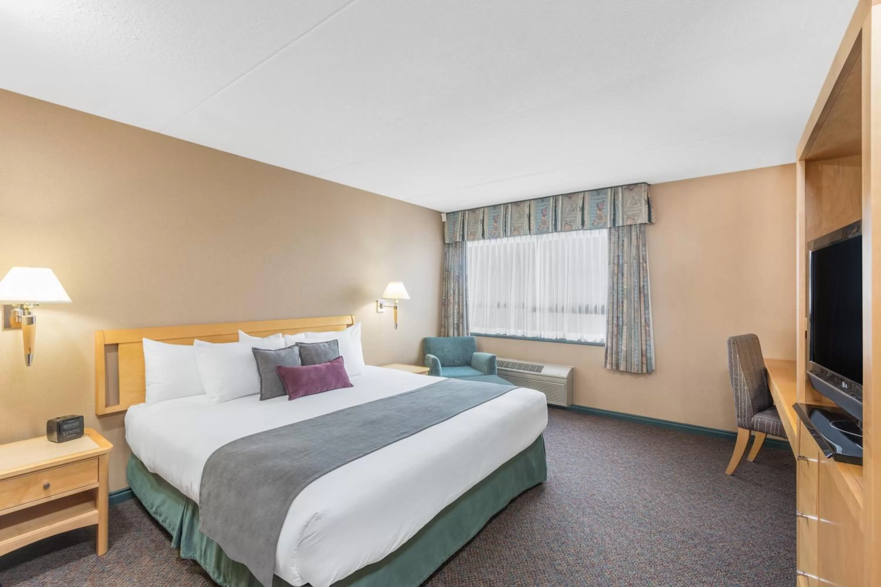 Standard King Room in Ramada Plaza by Wyndham Prince George