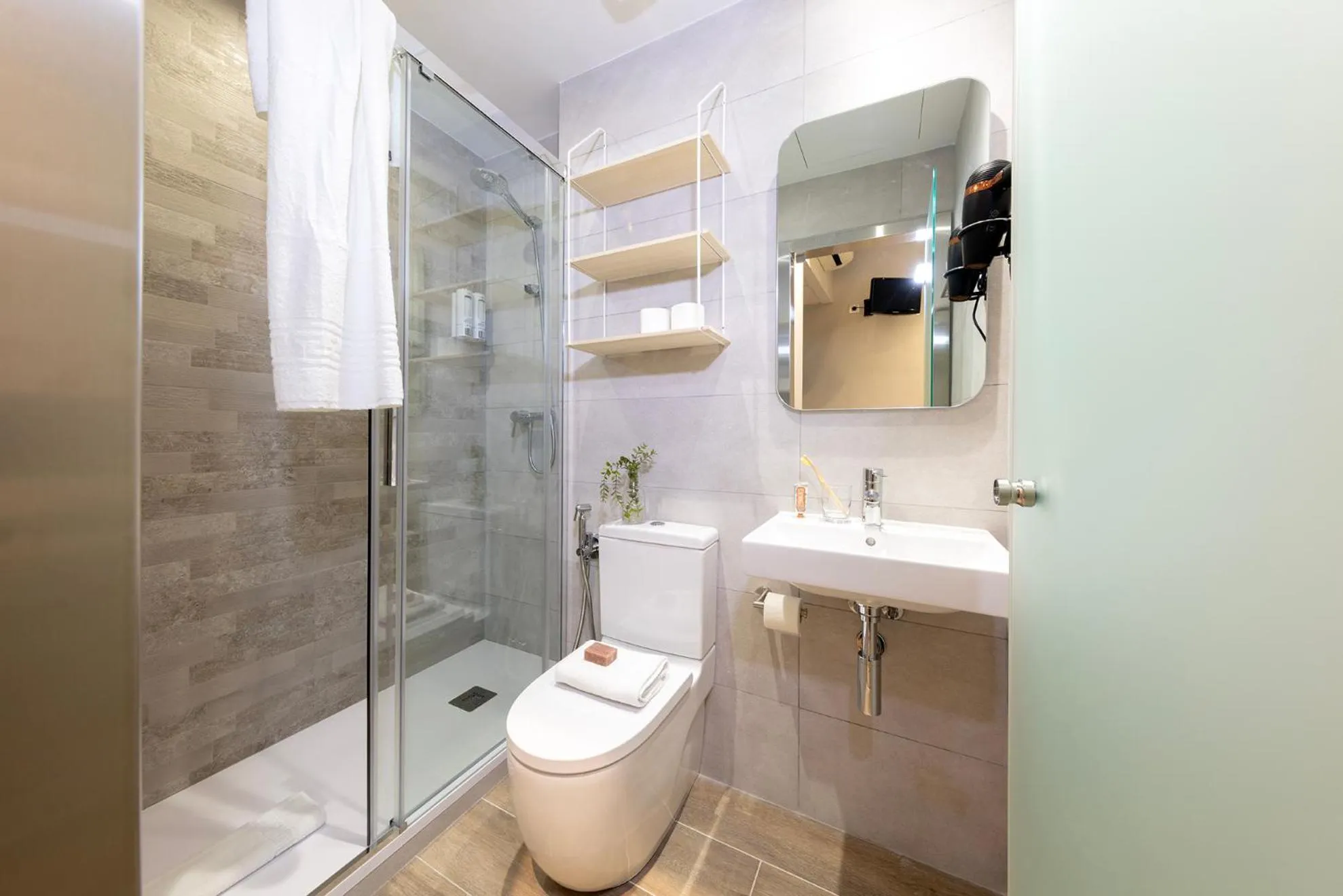 Single Room in Standbyme Ramblas