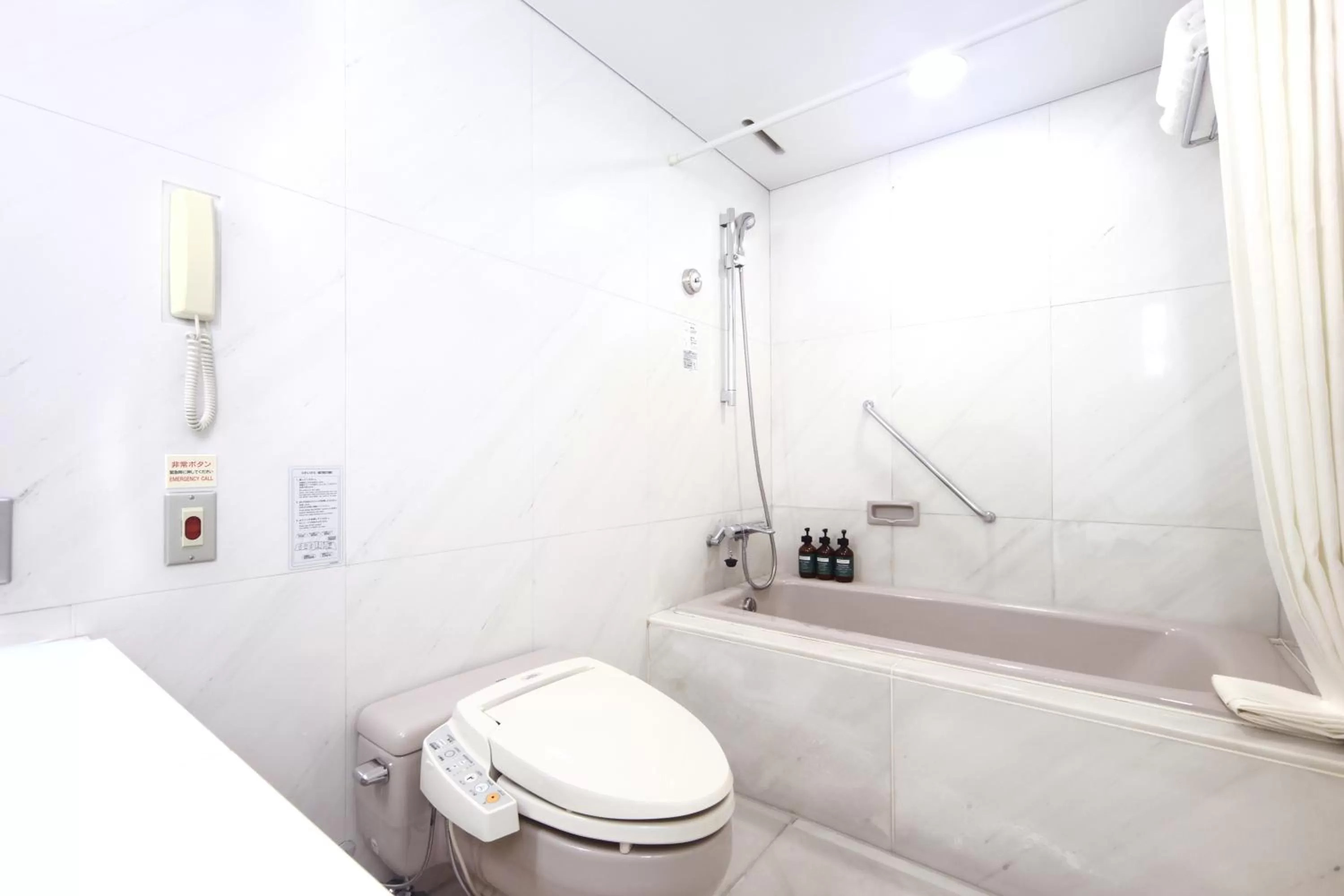 Premium Twin Room with City View - single occupancy in ANA Crowne Plaza Kobe by IHG