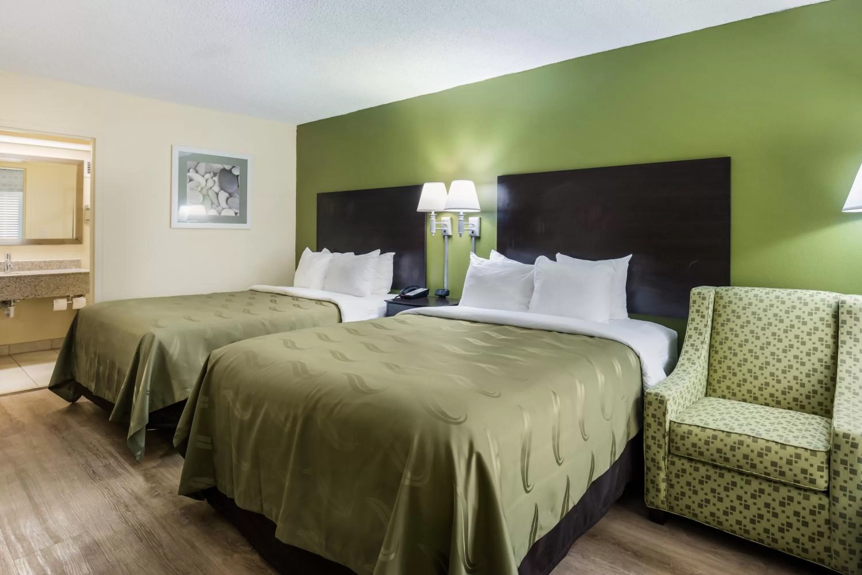 Queen Room with Two Queen Beds and Accessible Tub - Accessible/Non-Smoking in Quality Inn Albany