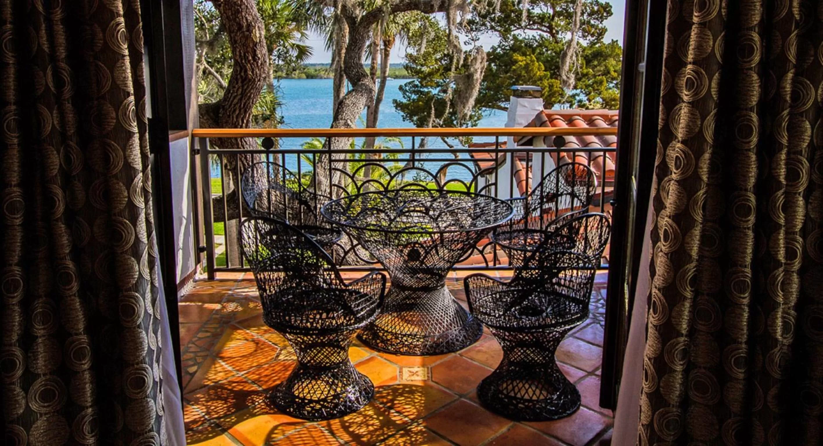 King Suite in Black Dolphin Inn