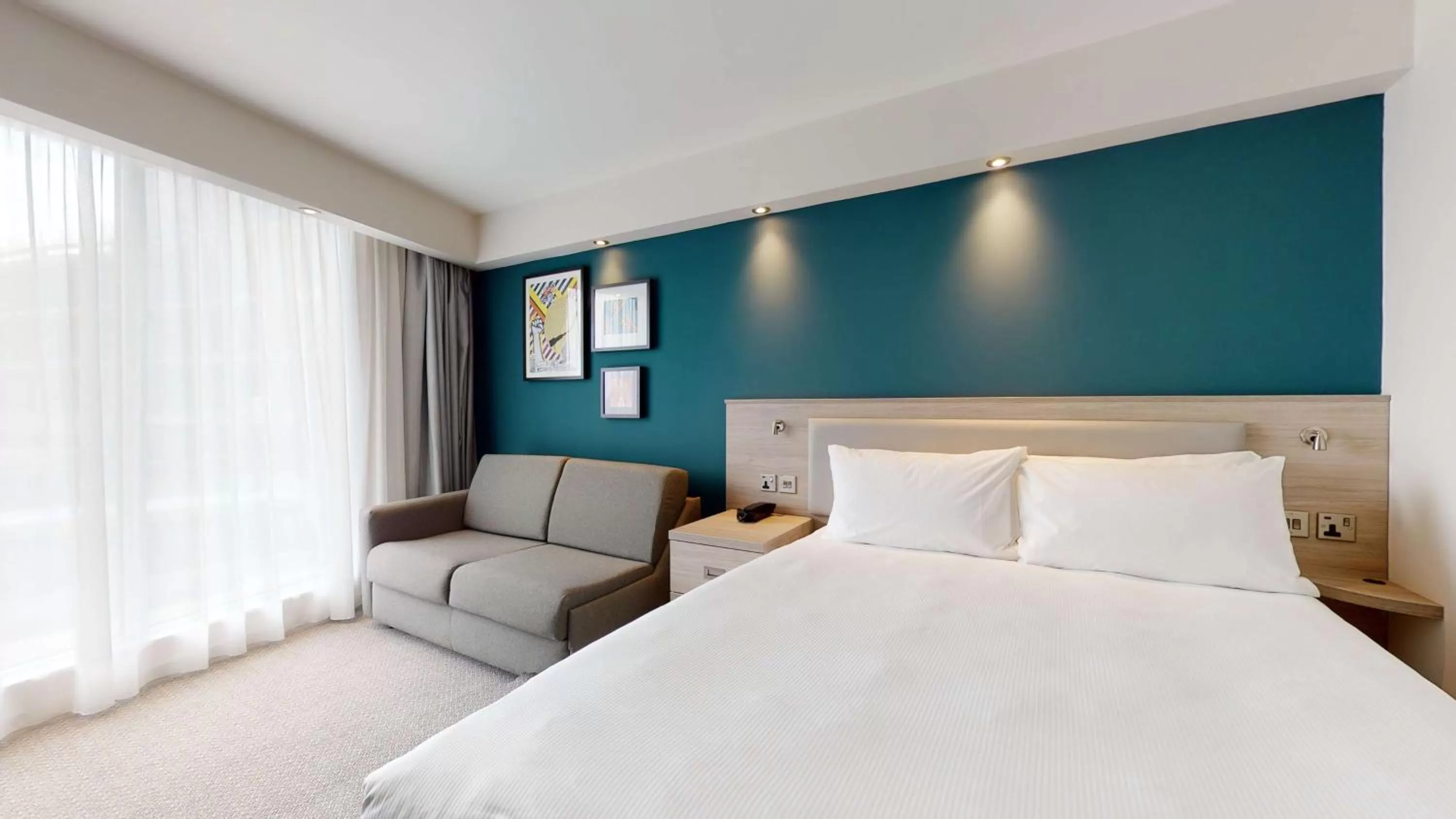 Queen Room with Sofa  in Hampton By Hilton Manchester Northern Quarter