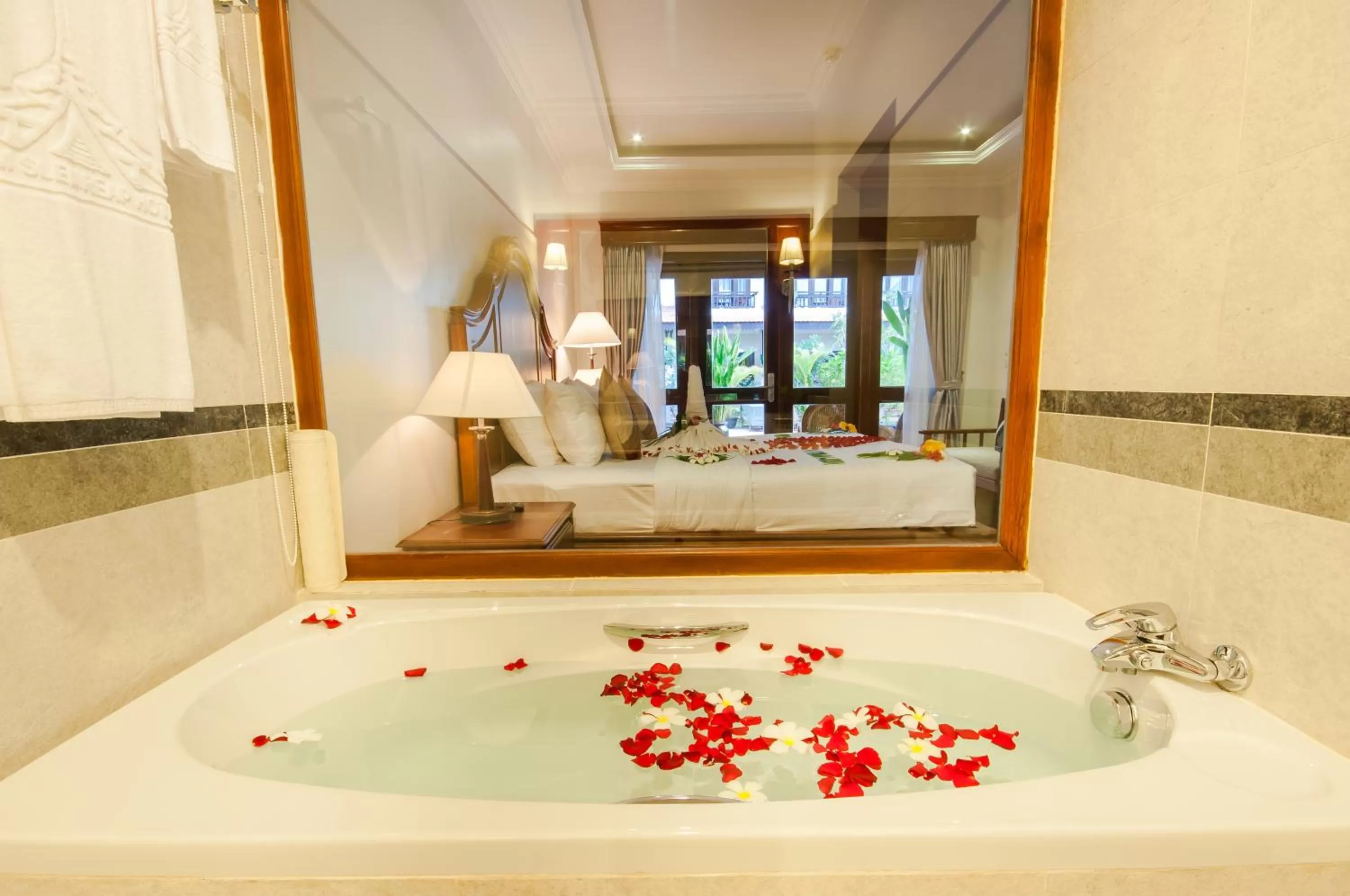 Cabana King Room in Saem Siemreap Hotel