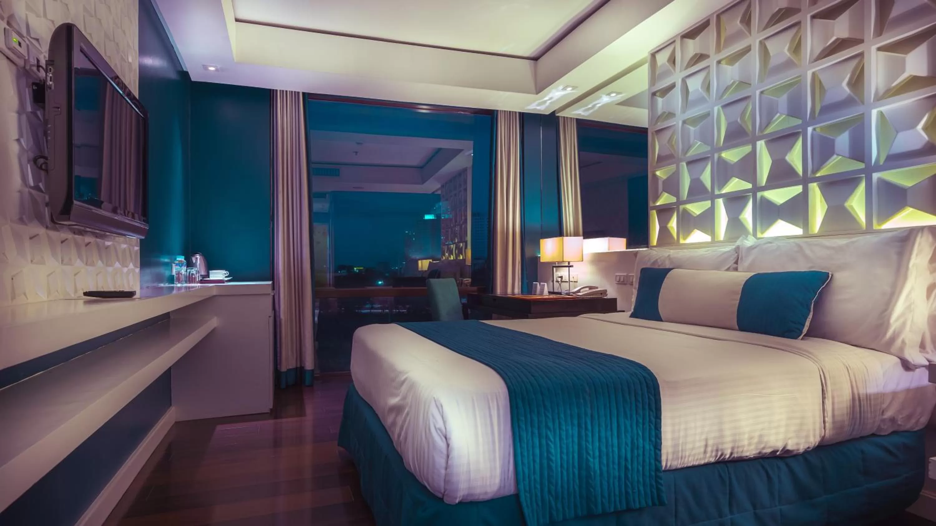 Deluxe Double Room in The Bayleaf Intramuros