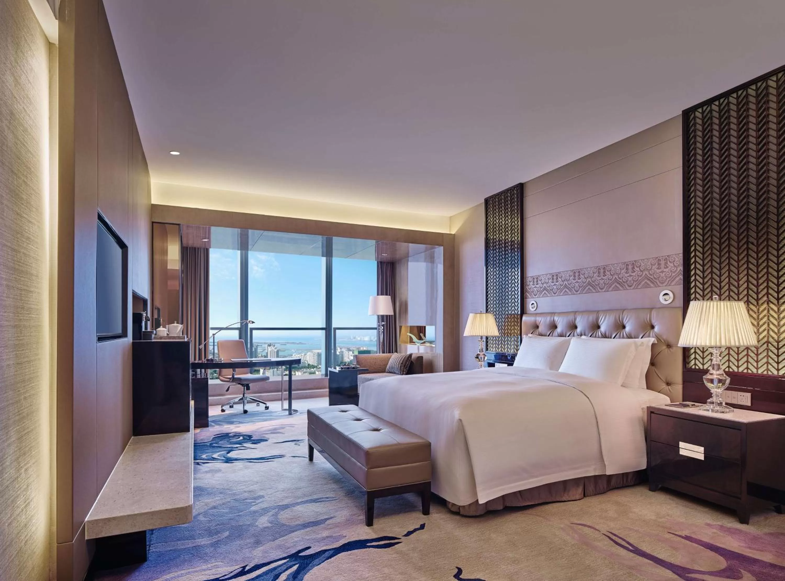 Ocean View Executive King Room with Lounge Access in Hilton Haikou