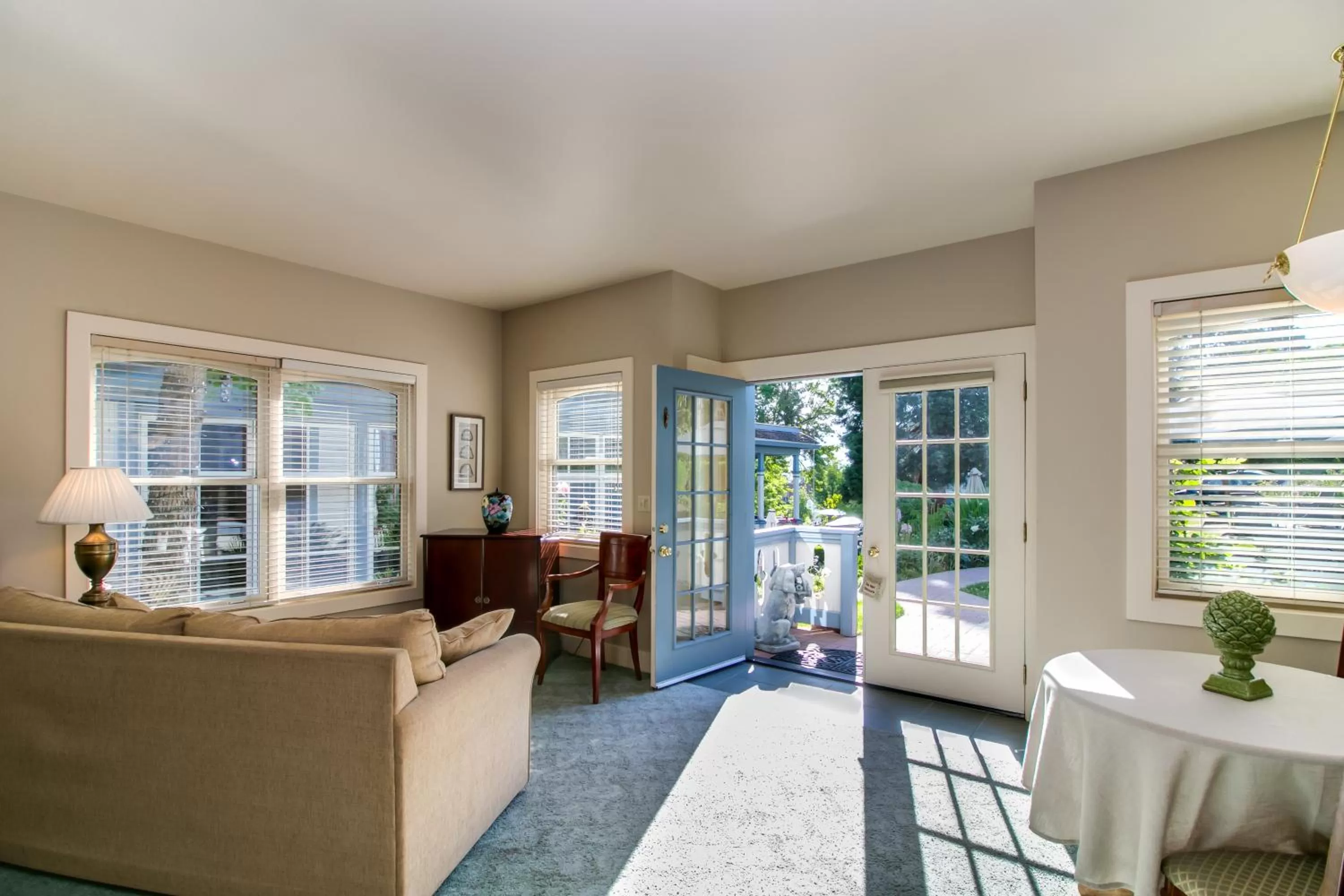 Queen Studio in Winchester Inn