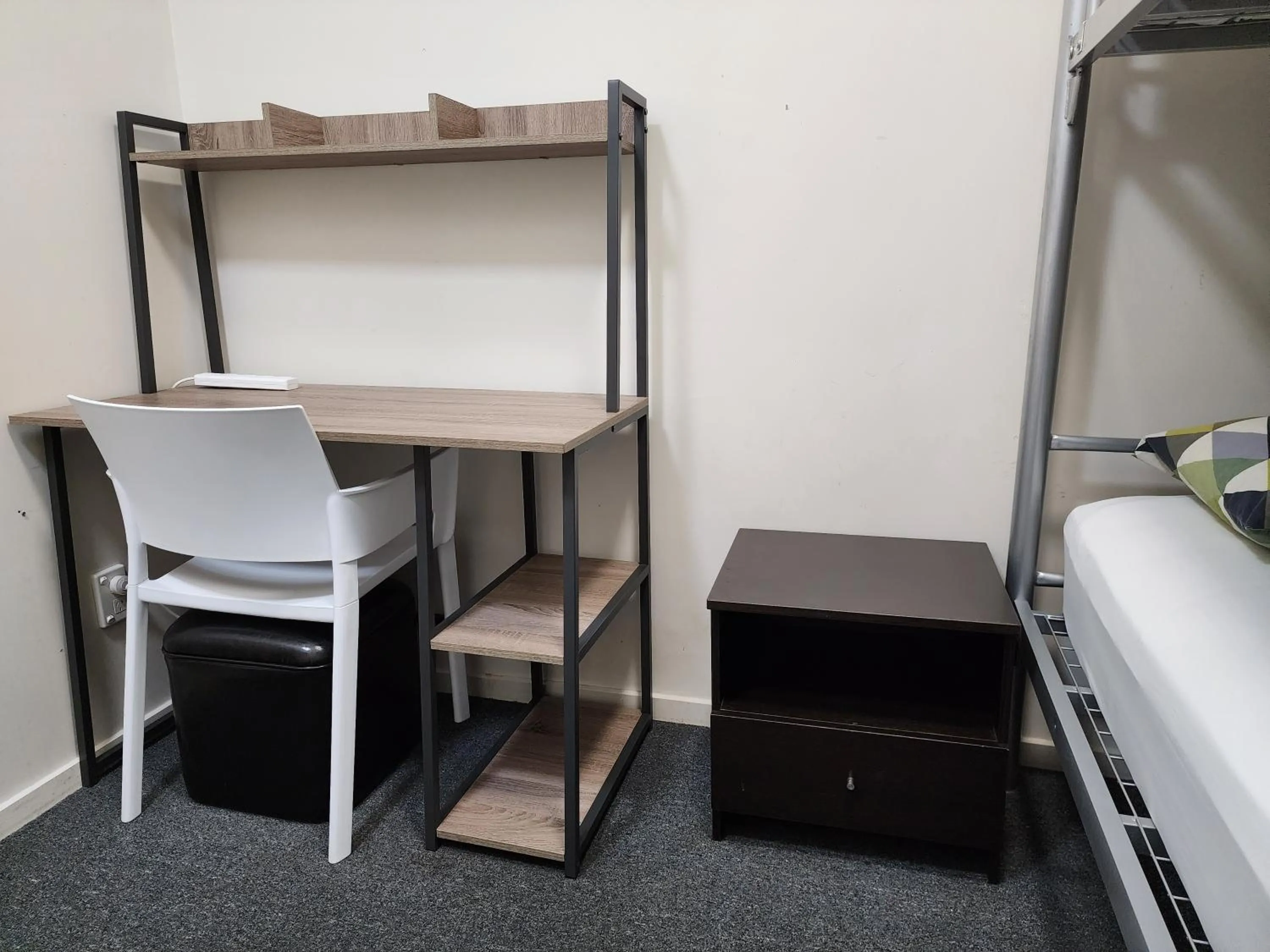 Private Bunk Bed Twin Room with Share Bathroom (No Window) in Newton Lodge Auckland