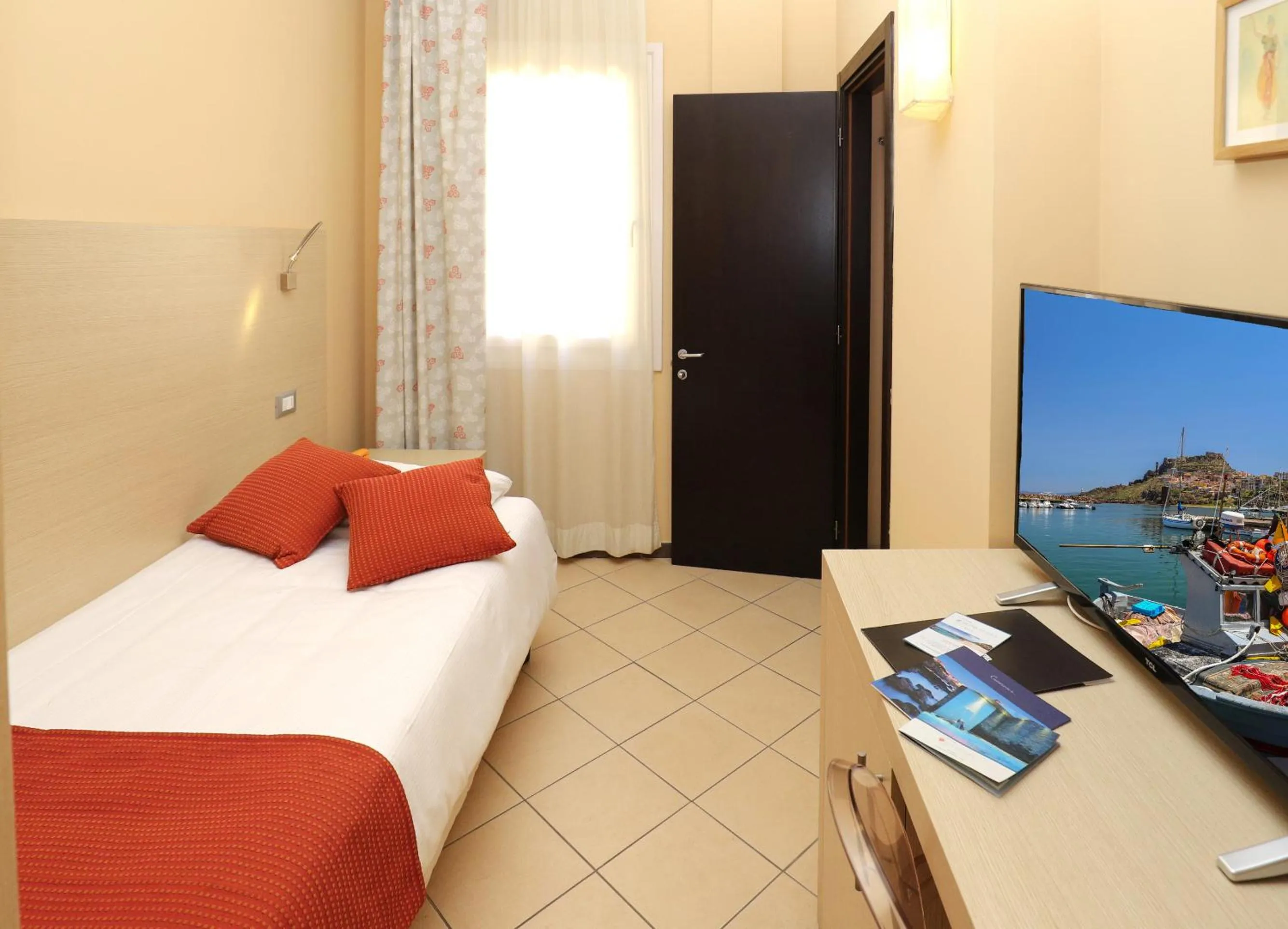 Standard Single Room in Janus Hotel