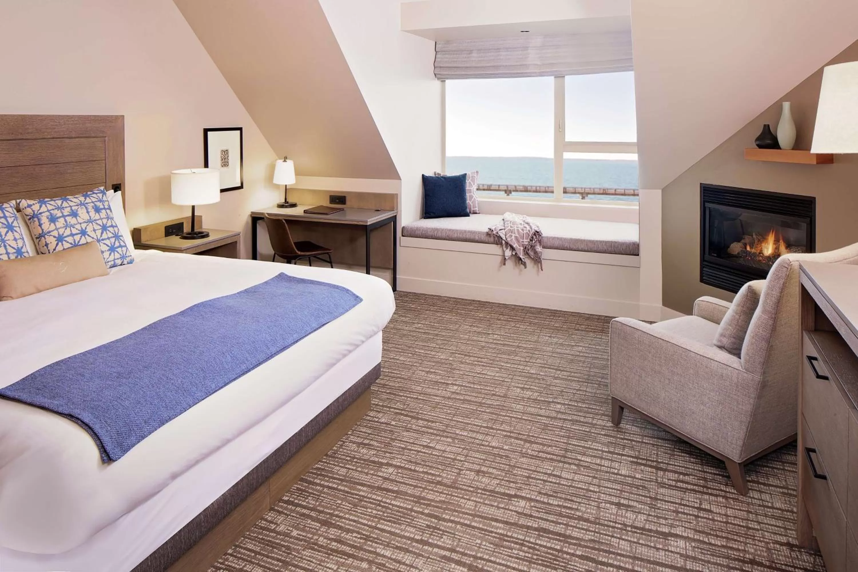 Deluxe King Room with Bay View in Chrysalis Inn & Spa Bellingham, Curio Collection by Hilton