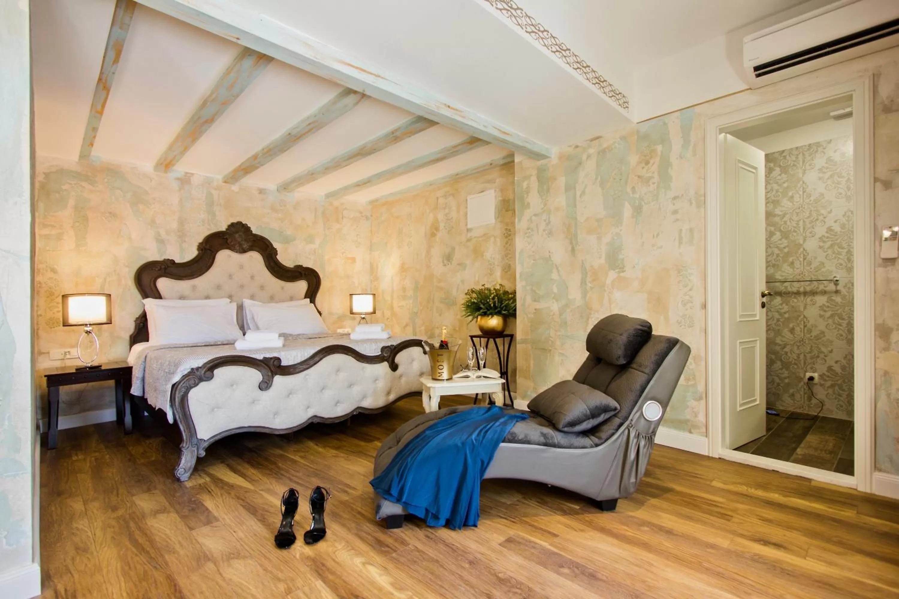 Grand Luxury Suite with Terrace & City View  - single occupancy in Plaza Marchi Old Town - MAG Quaint & Elegant Boutique Hotels