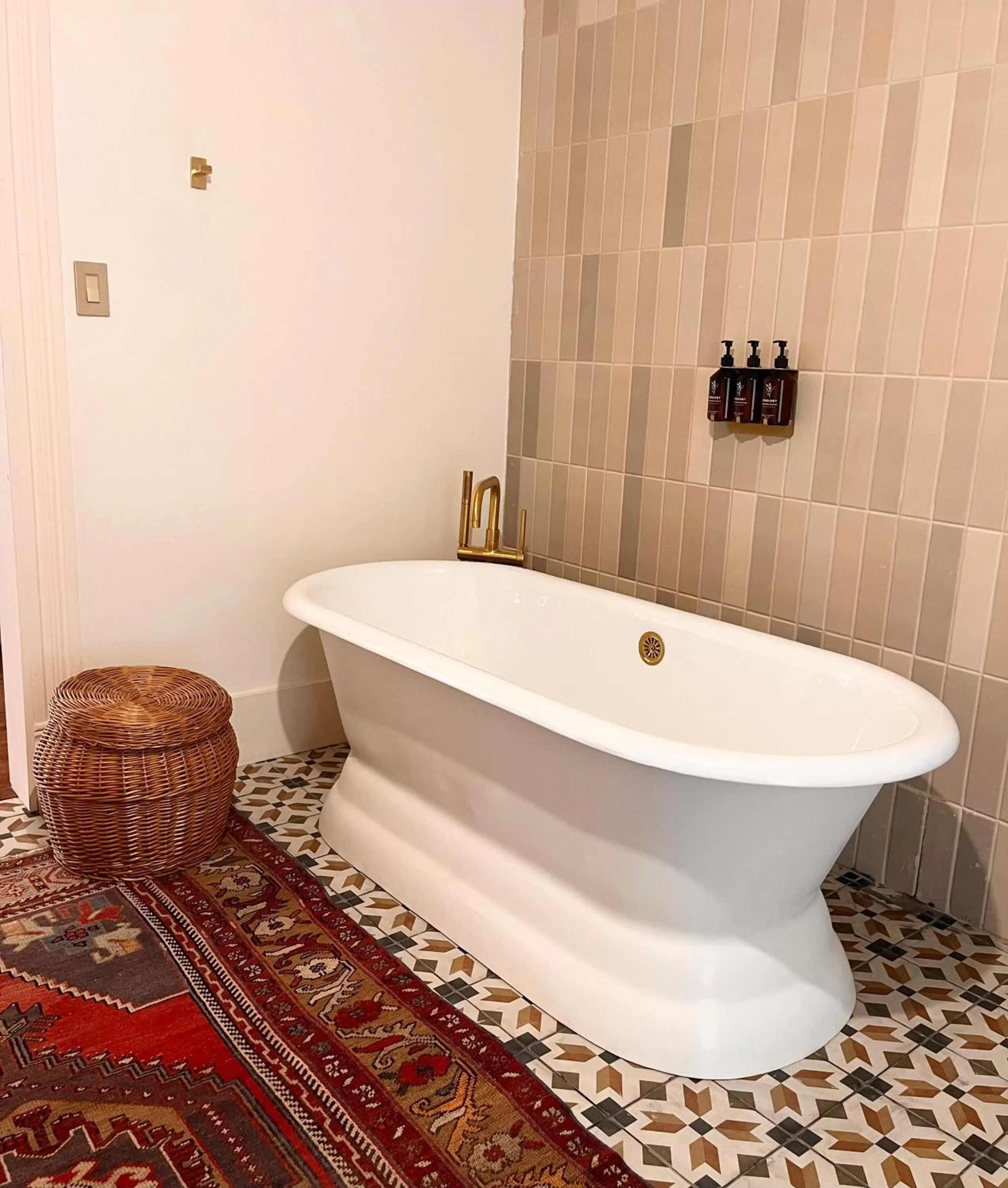 Deluxe King Studio in Eastwind Hotel Lake Placid