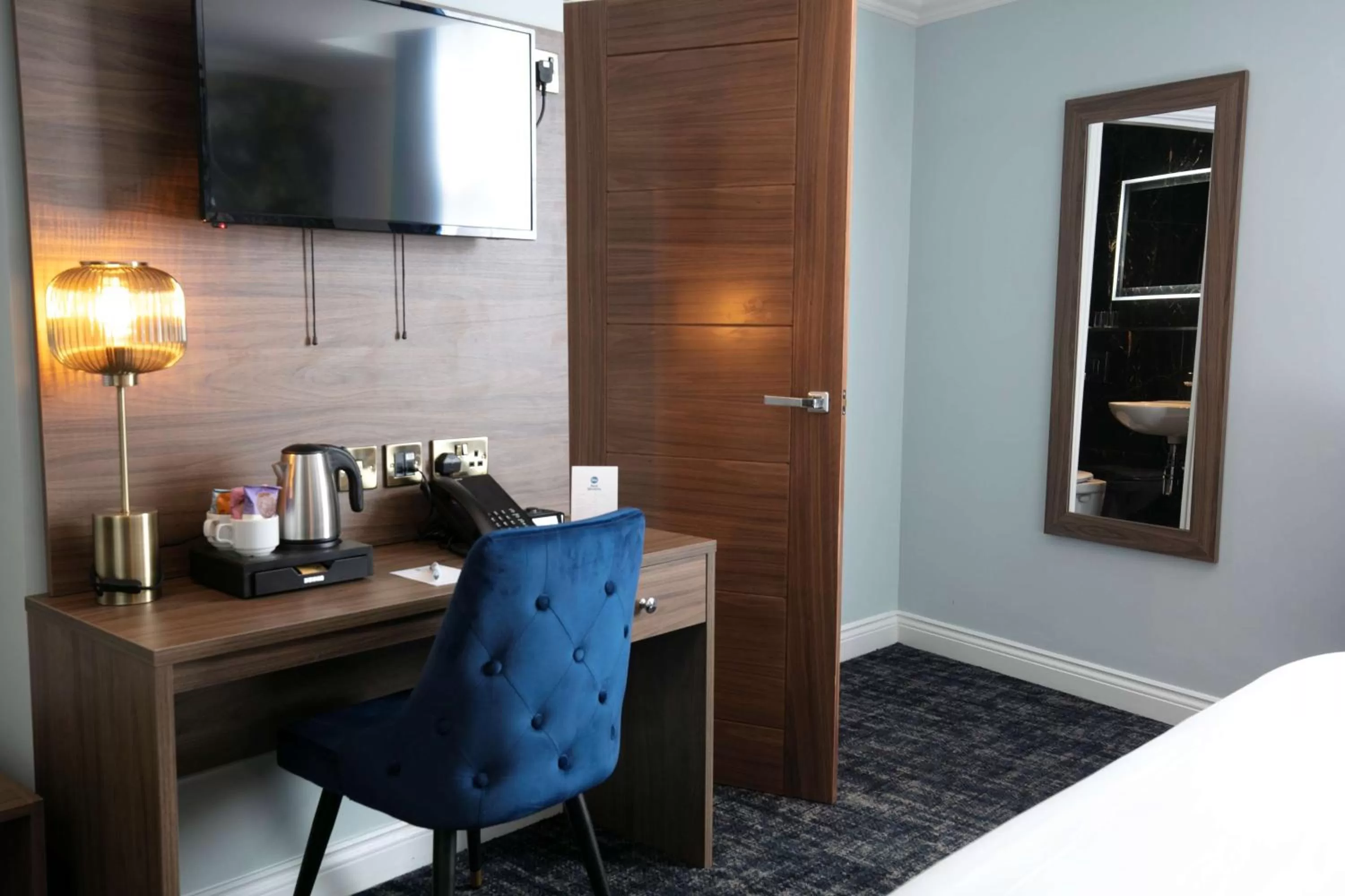 Standard Twin Room in Best Western Hotel 99