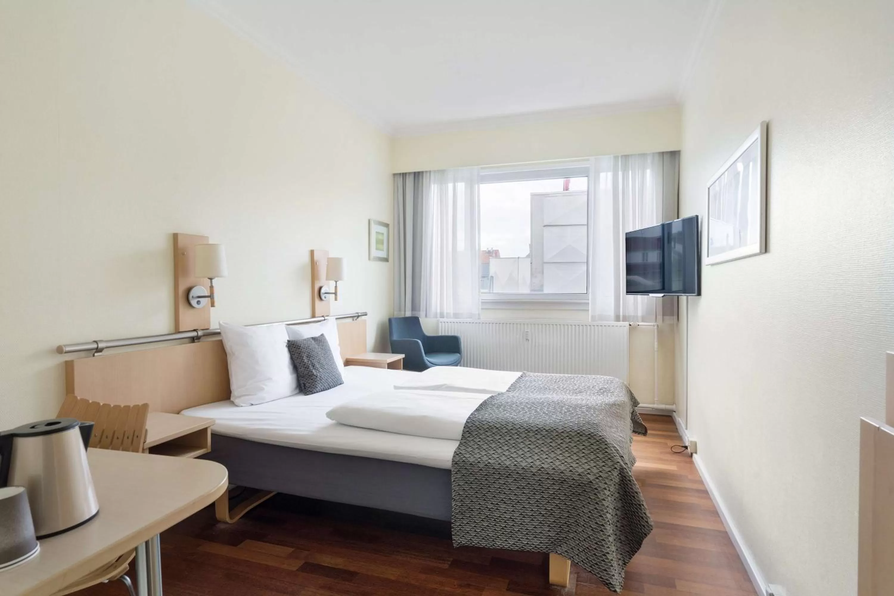 Standard Queen Room in Best Western Plus Airport Hotel