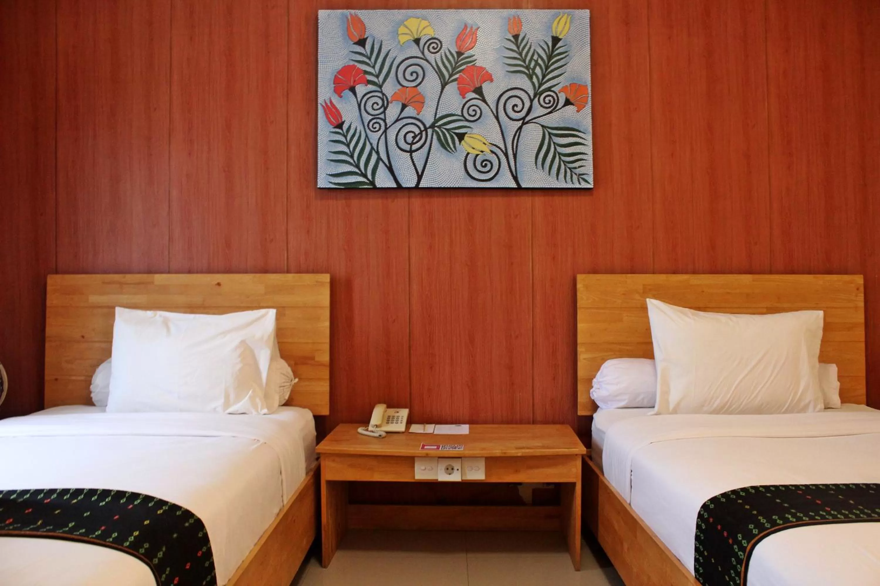 Deluxe Twin Room - Free Return Airport Transfer in Exotic Komodo Hotel