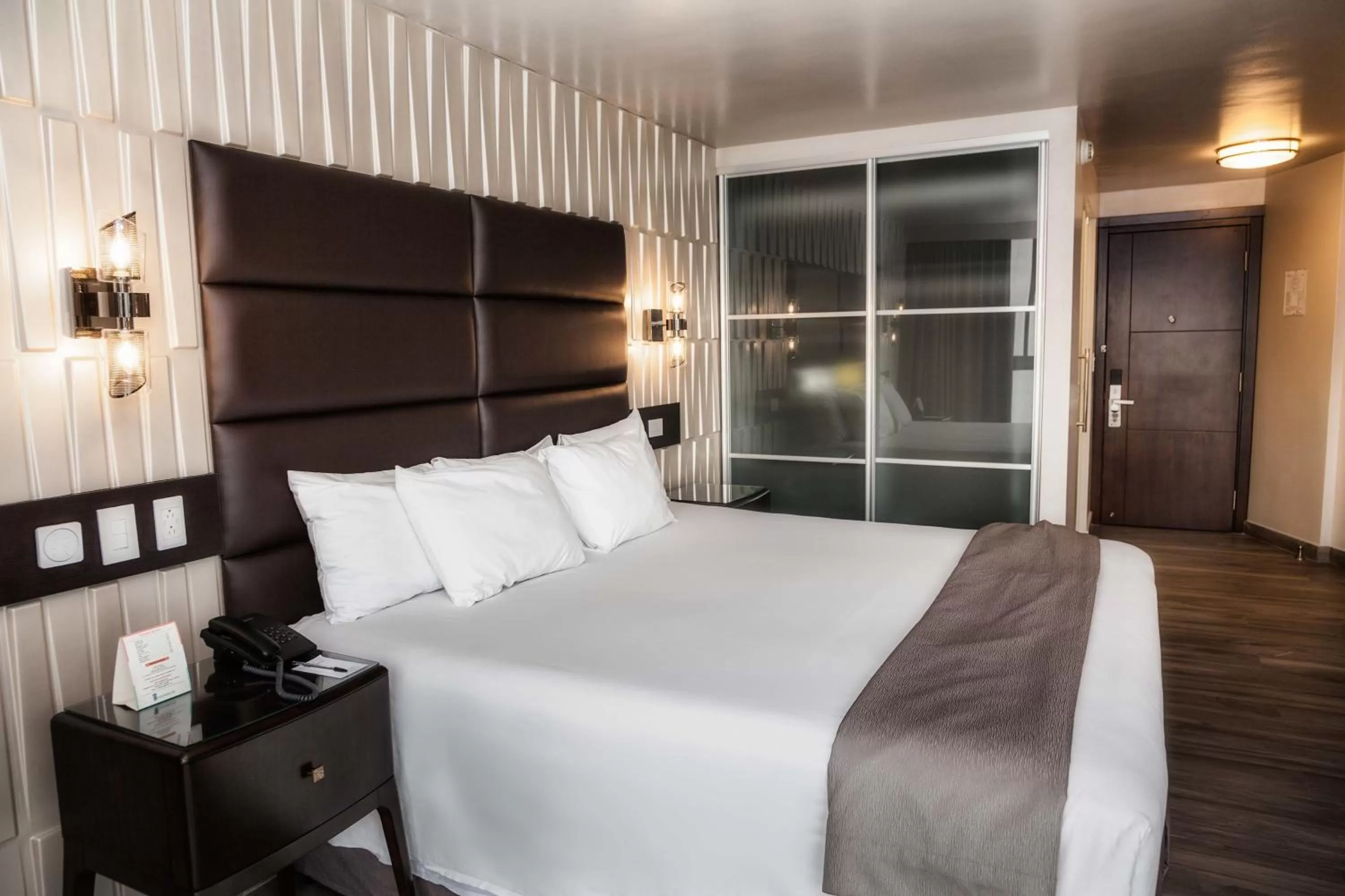 King Room - single occupancy in Plaza Paitilla Inn