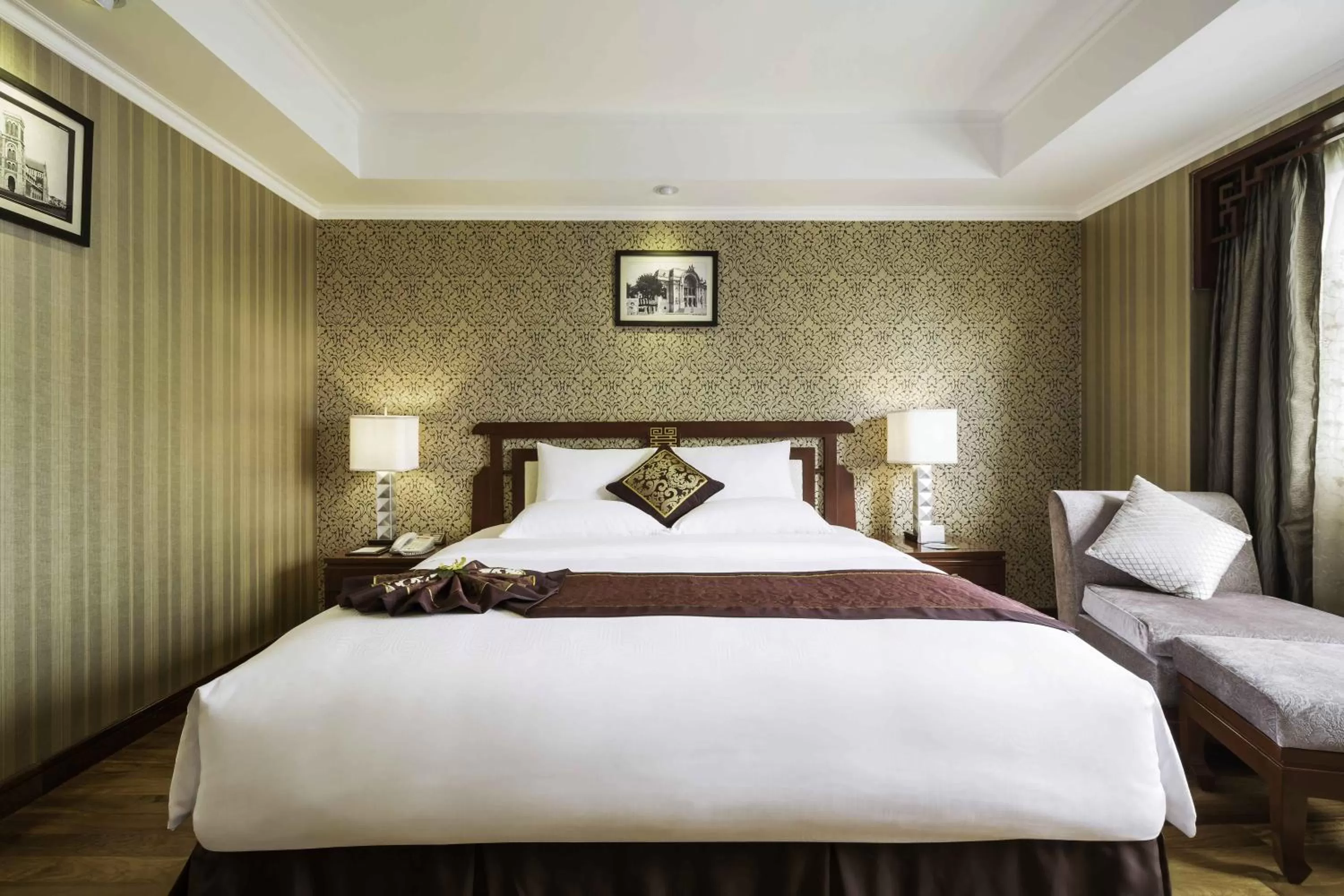 Executive Governor Suite in Rex Hotel